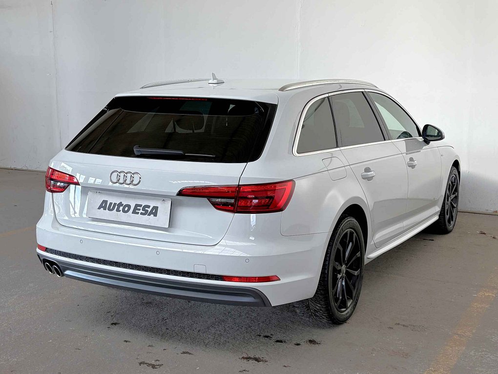 Audi A4 3.0 TDi S-line