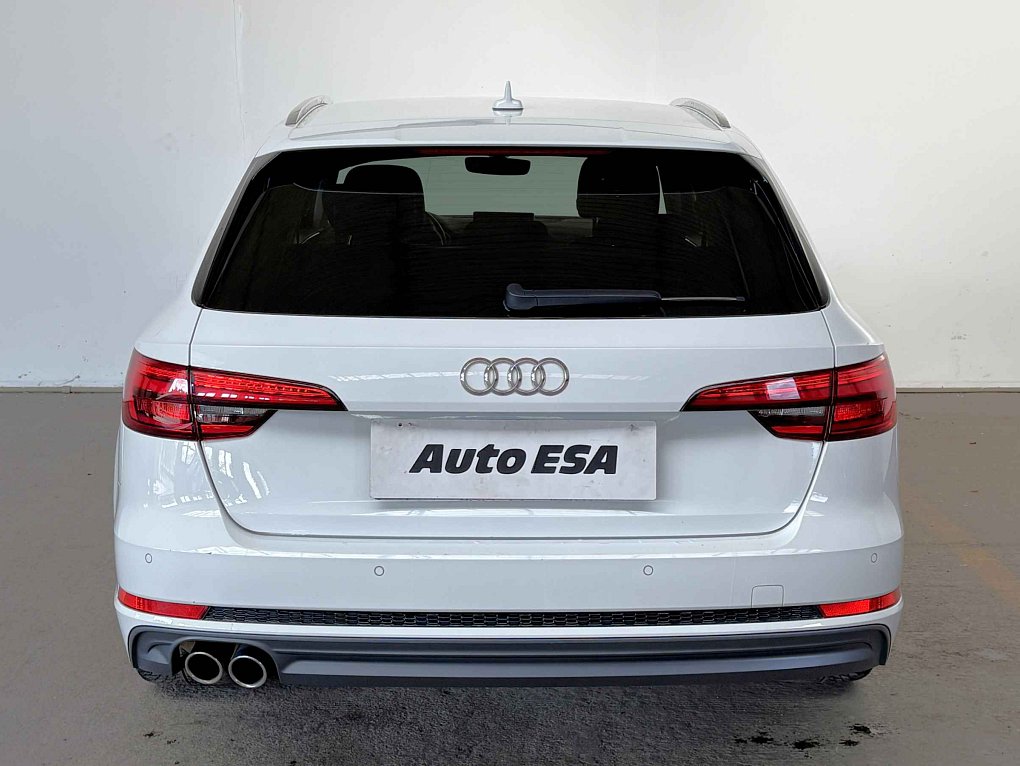 Audi A4 3.0 TDi S-line