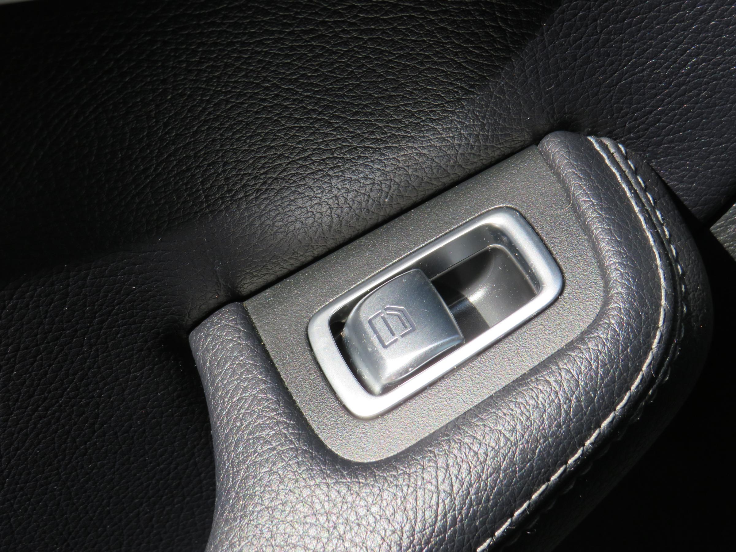 Mercedes-Benz Třída C, 2018 - pohled č. 13