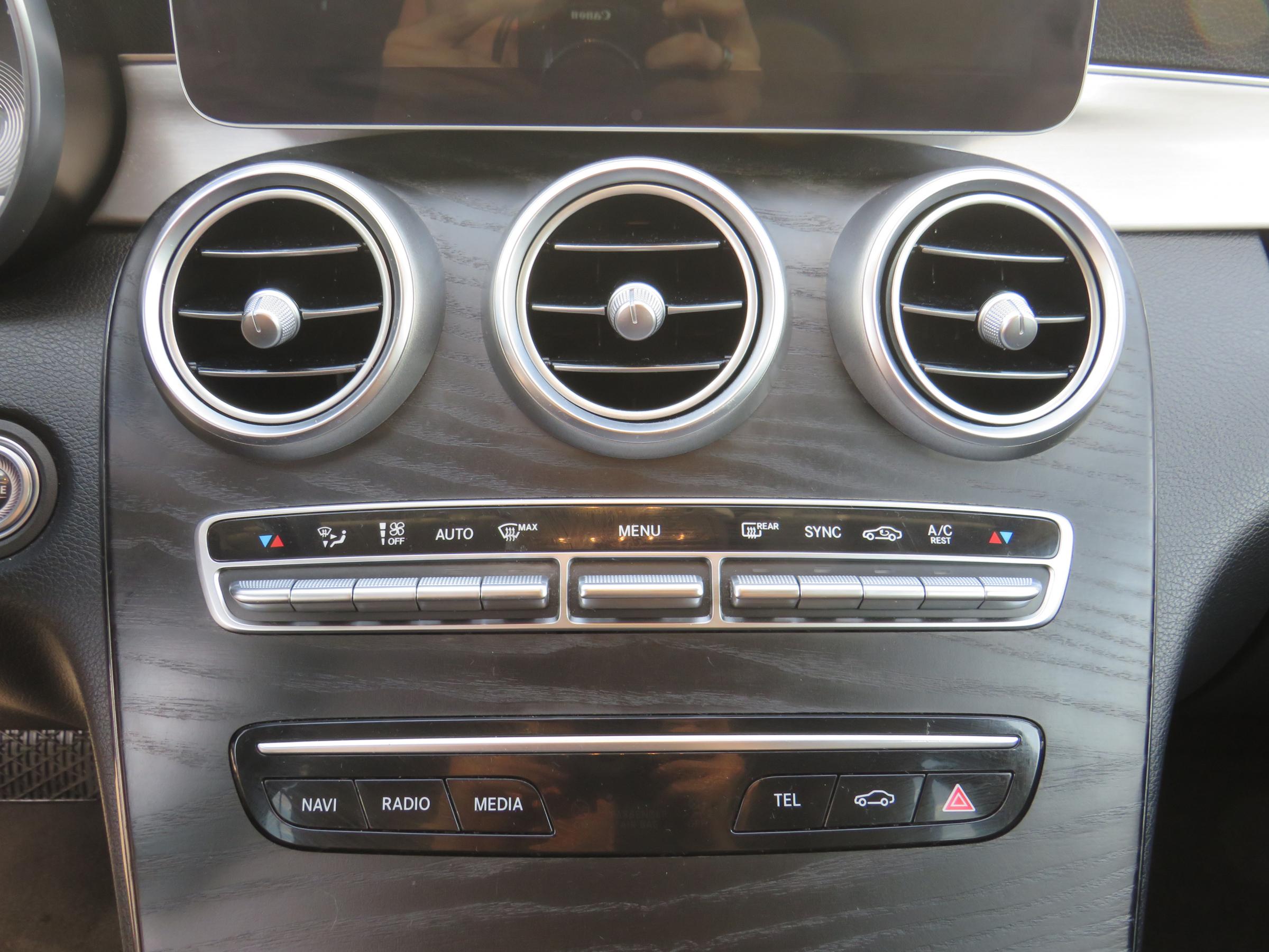 Mercedes-Benz Třída C, 2018 - pohled č. 14