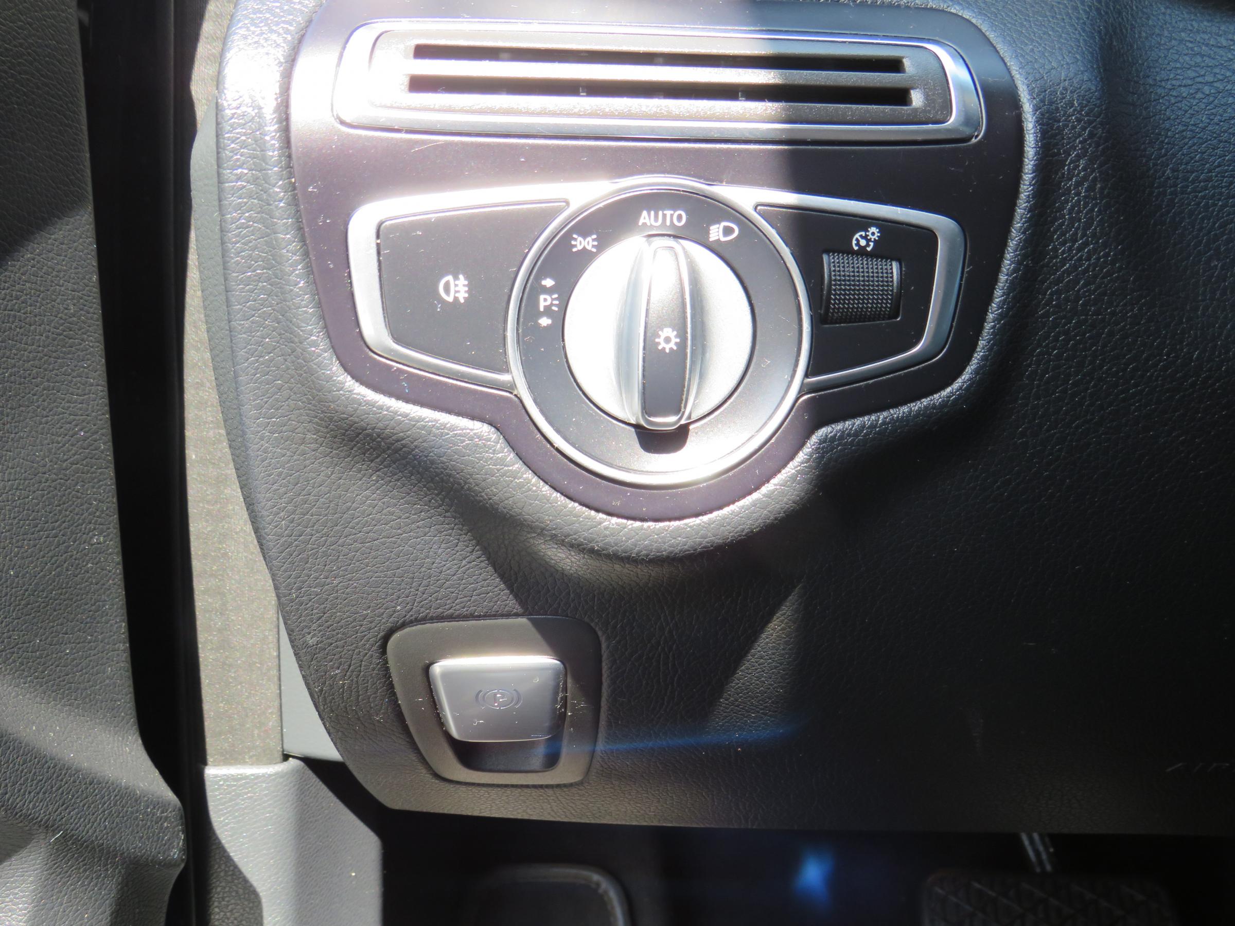 Mercedes-Benz Třída C, 2018 - pohled č. 23