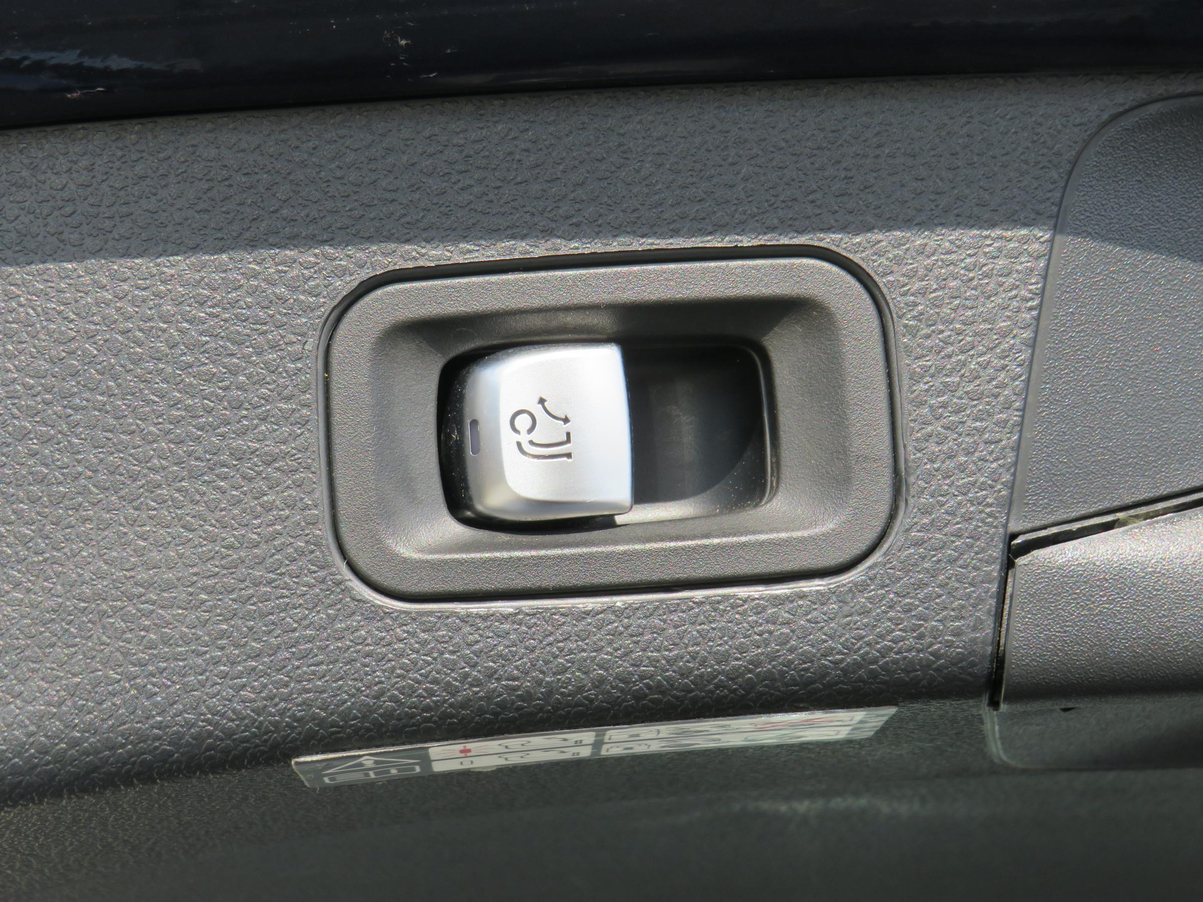 Mercedes-Benz Třída C, 2018 - pohled č. 26