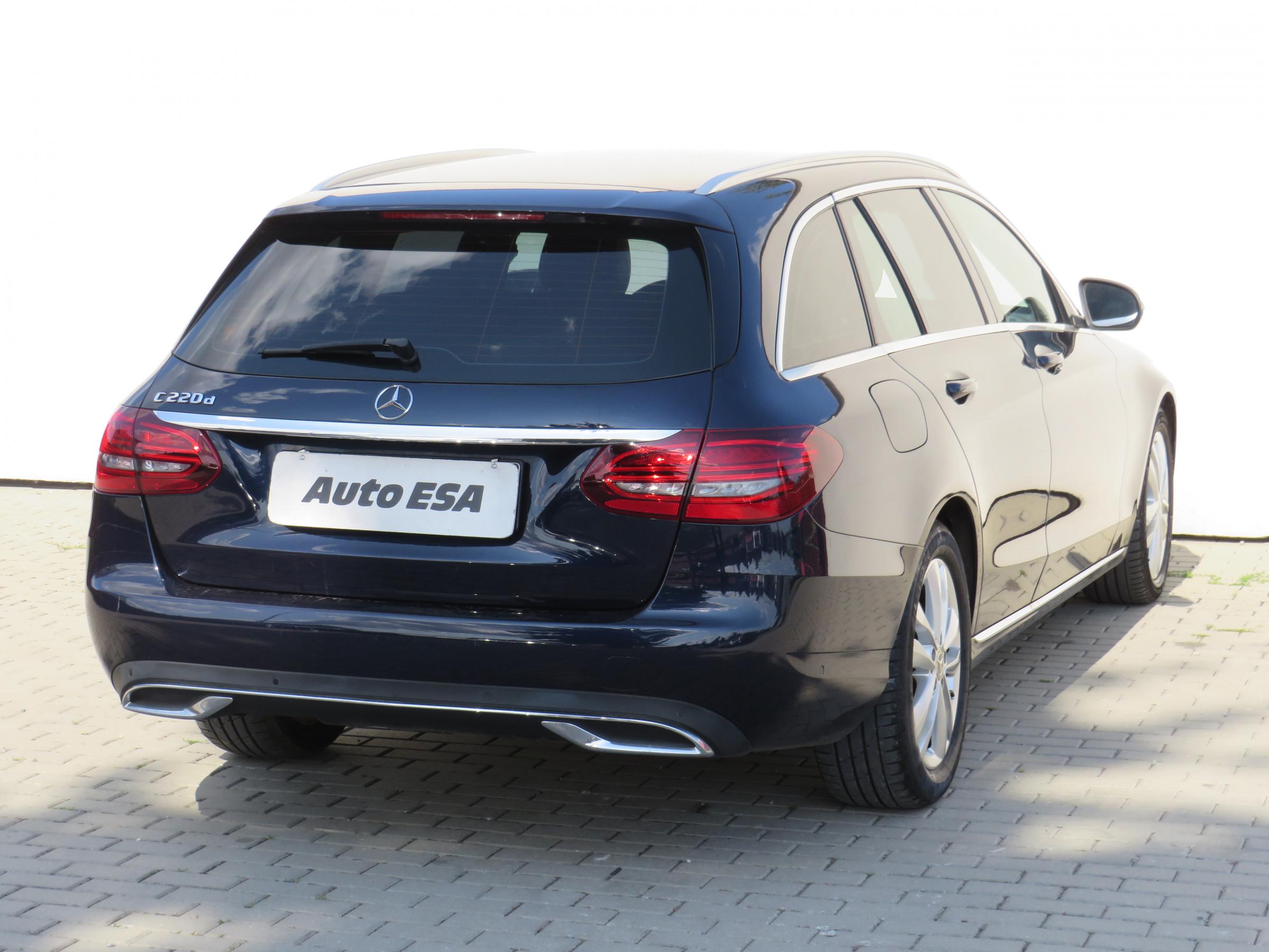 Mercedes-Benz Třída C, 2018 - pohled č. 4