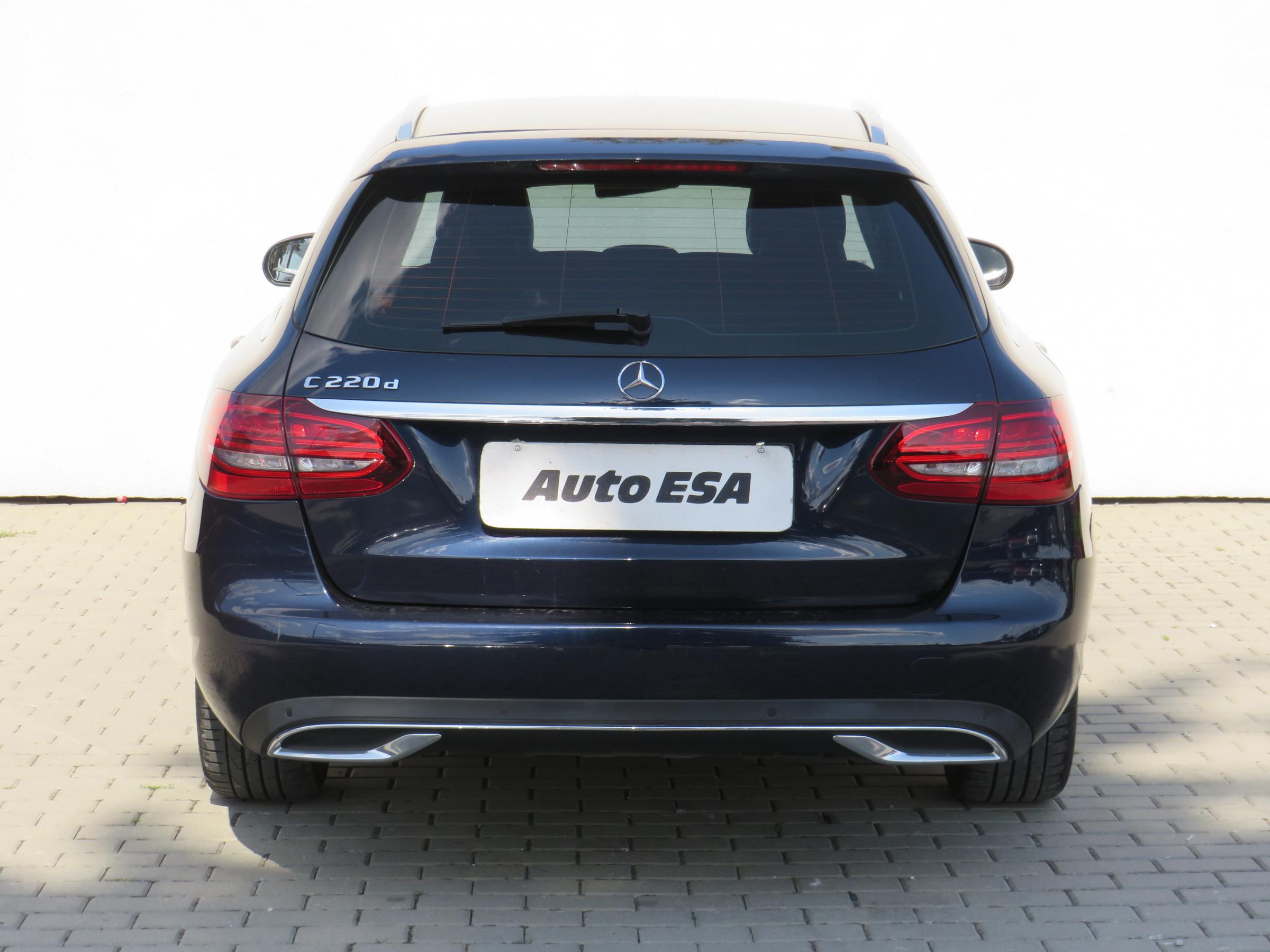 Mercedes-Benz Třída C, 2018 - pohled č. 5