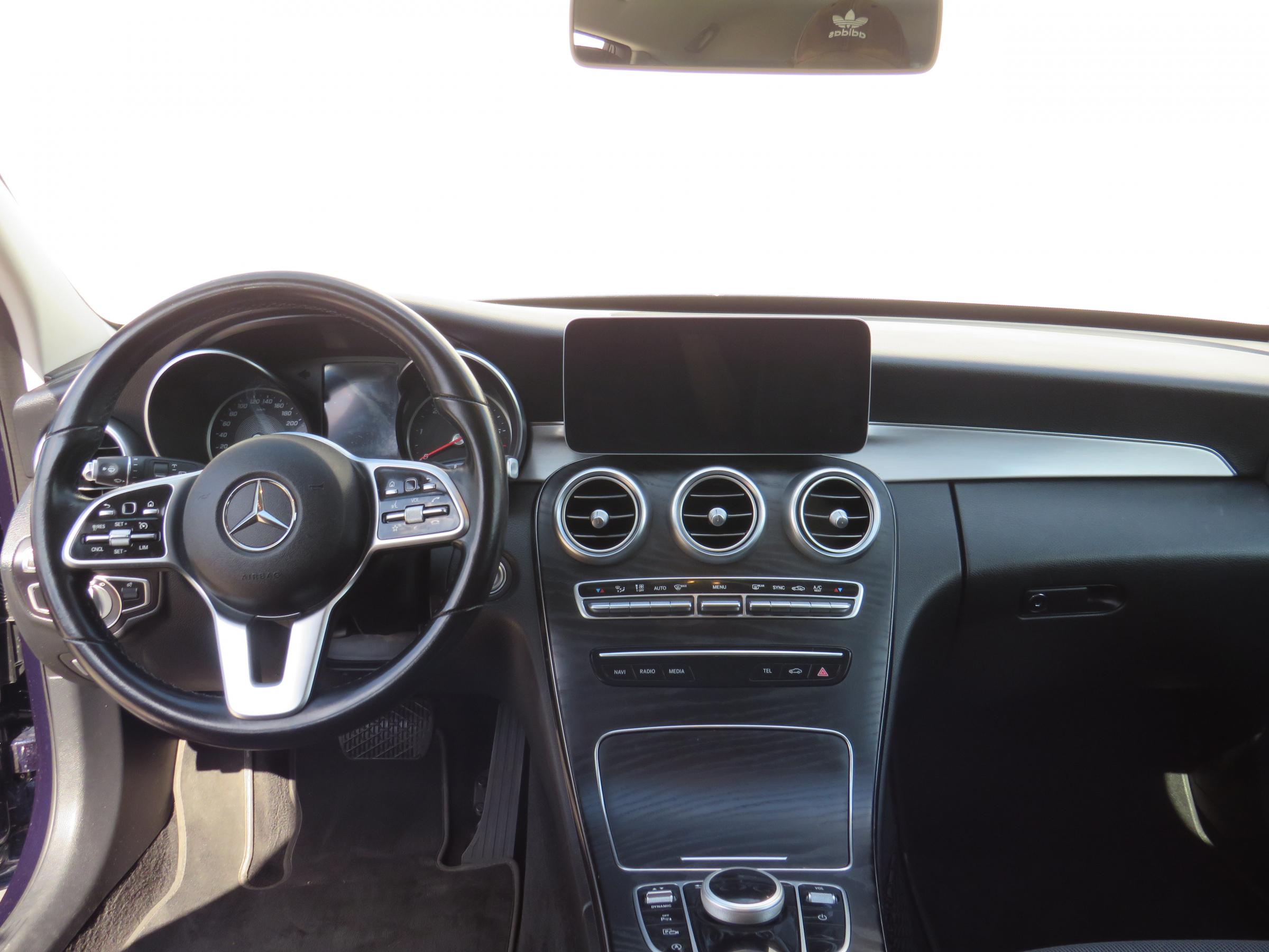 Mercedes-Benz Třída C, 2018 - pohled č. 8