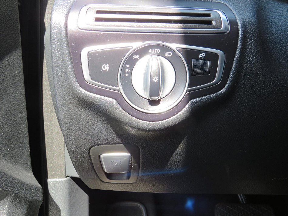 Mercedes-Benz Třída C 2.0CDi 