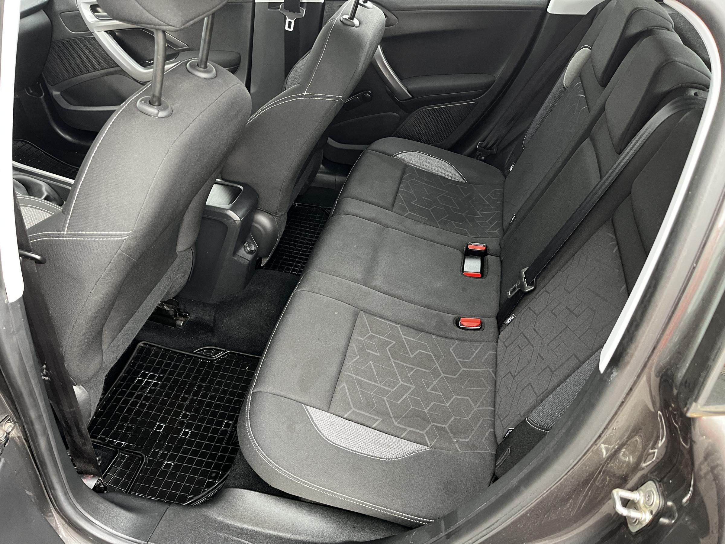 Peugeot 2008, 2018 - pohled č. 10