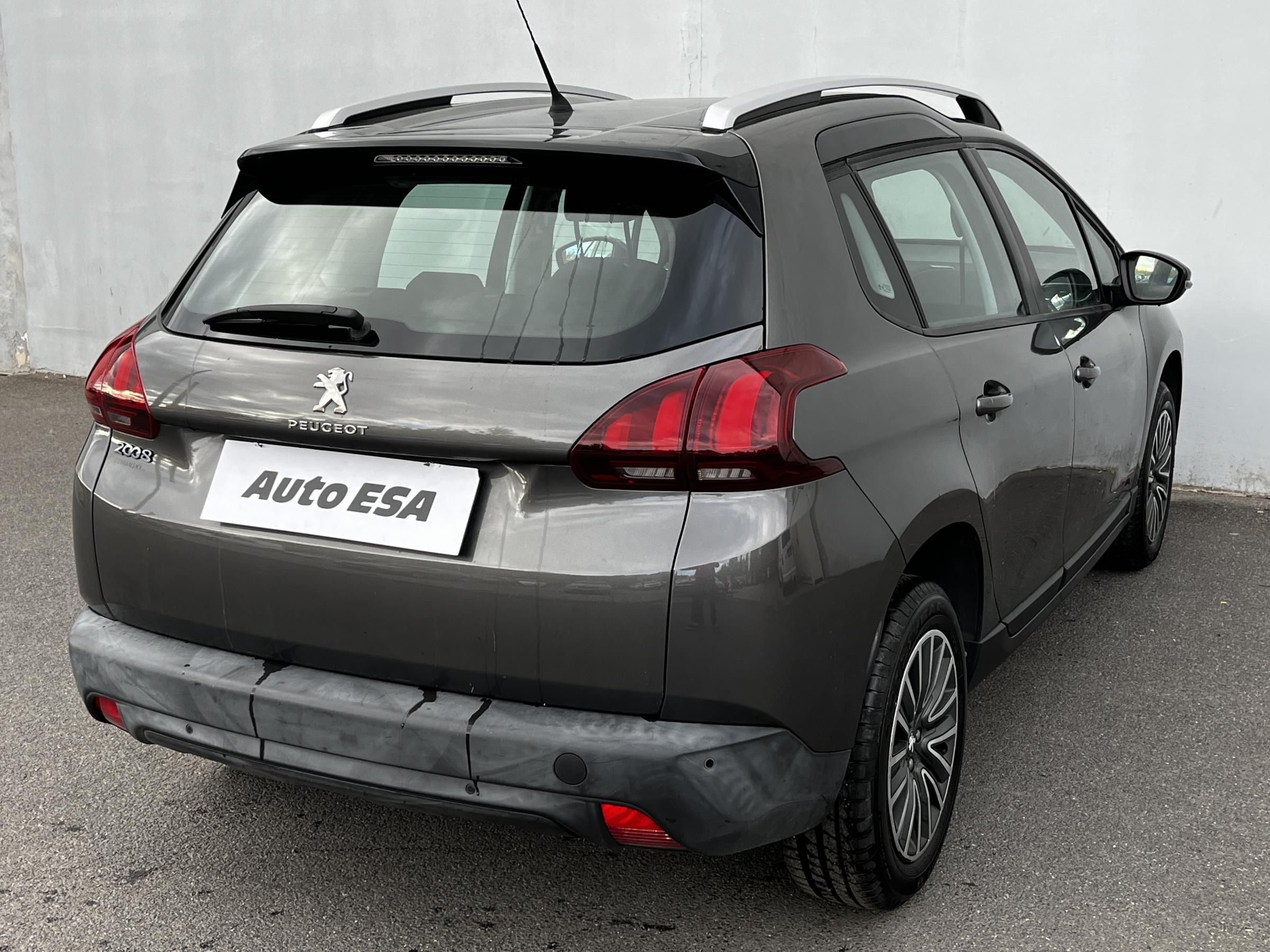 Peugeot 2008, 2018 - pohled č. 4