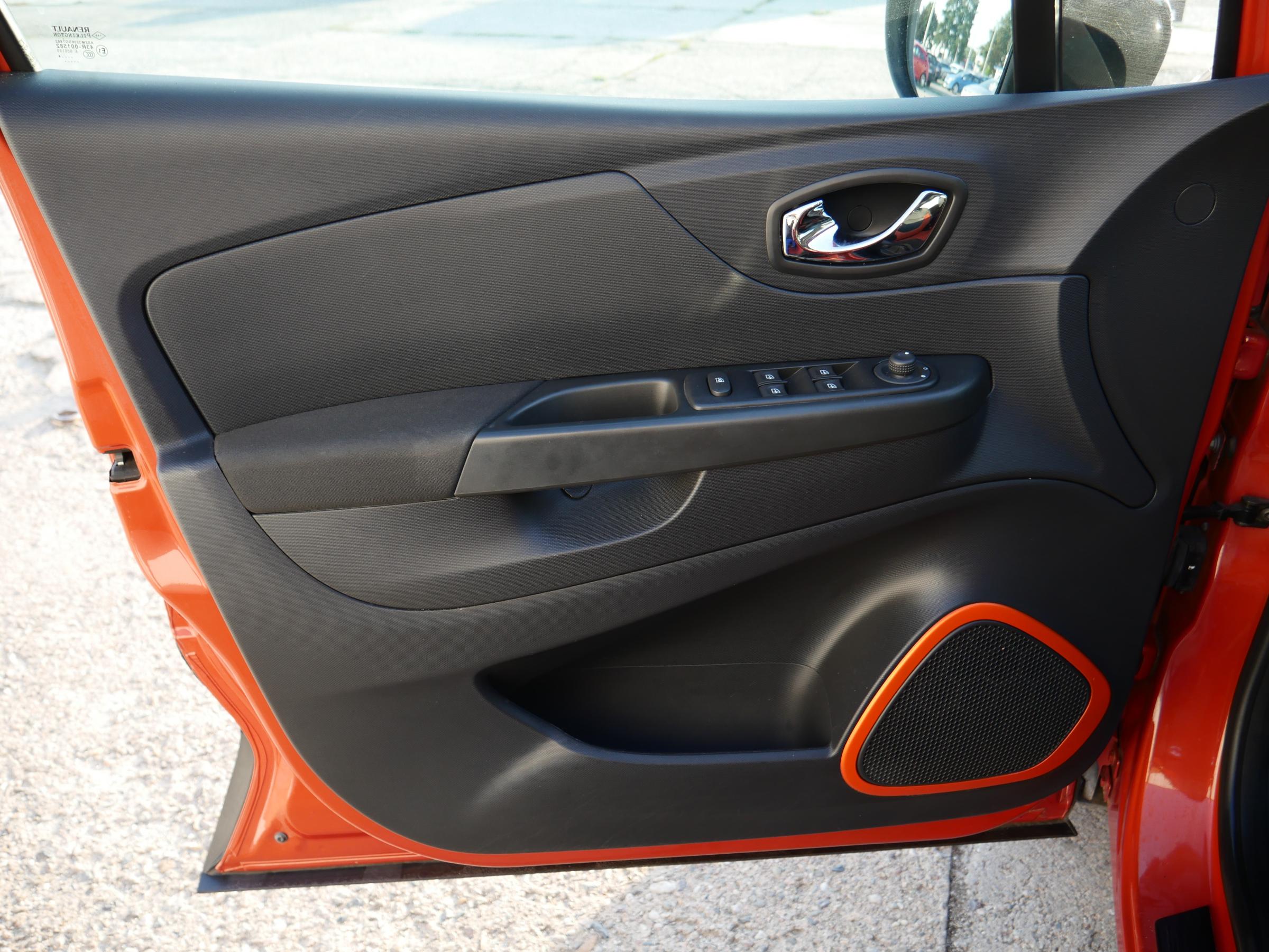 Renault Captur, 2014 - pohled č. 16