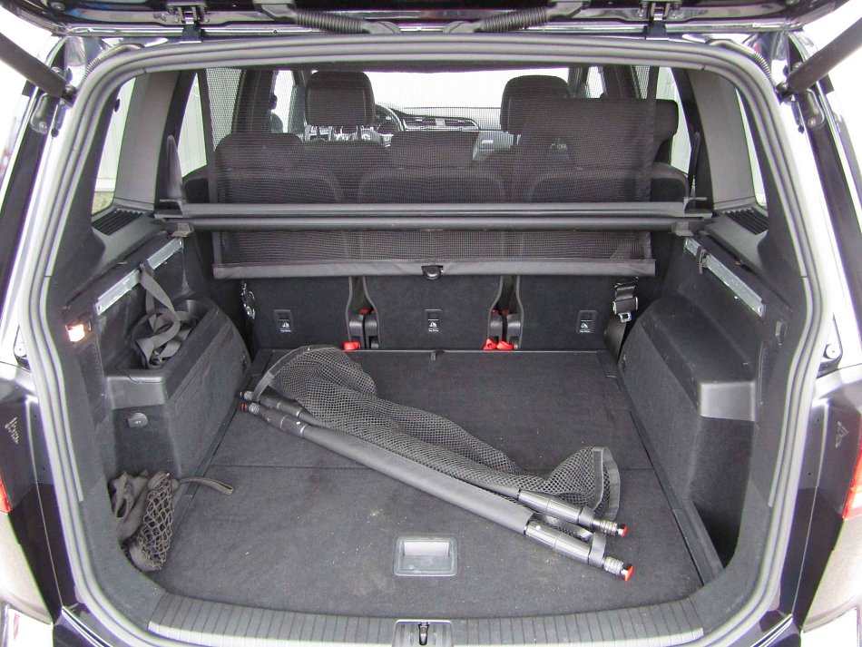 Volkswagen Touran 2.0 TDi Highline R-Line
