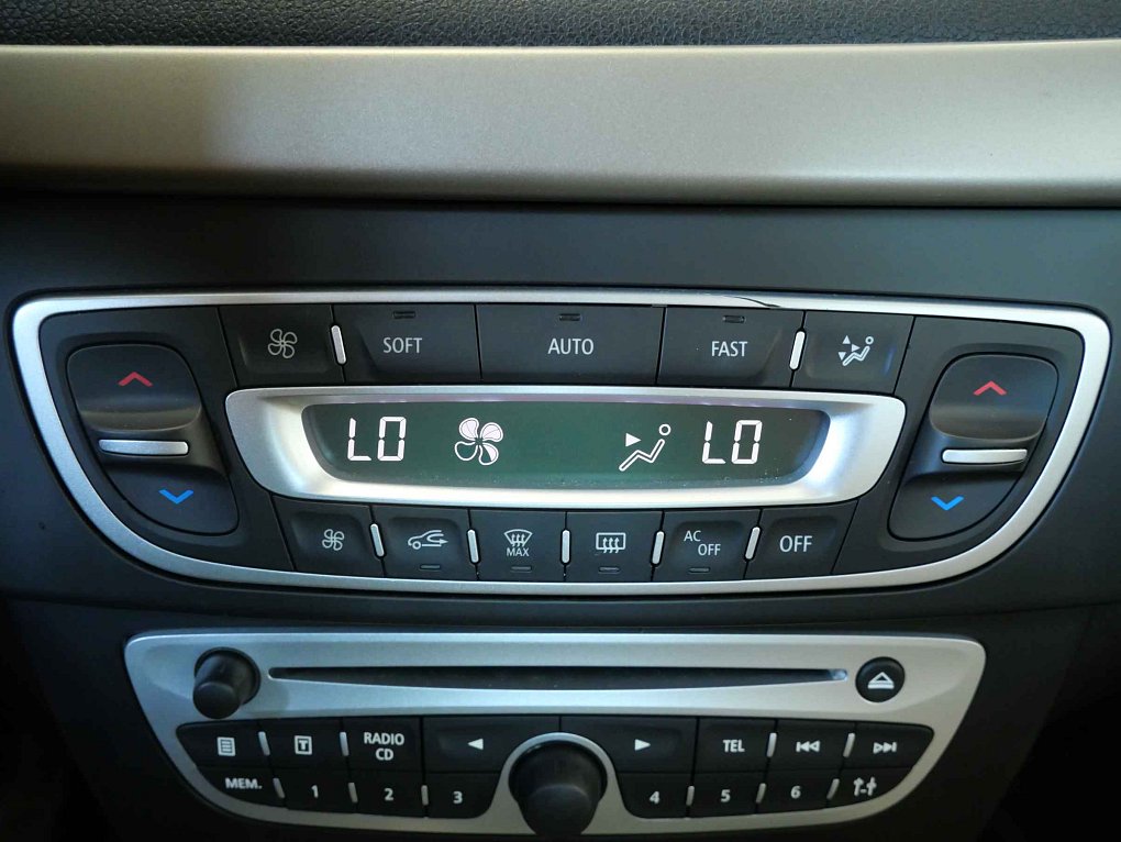 Renault Fluence 1.6i 