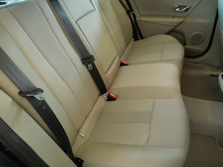 Renault Fluence 1.6i 