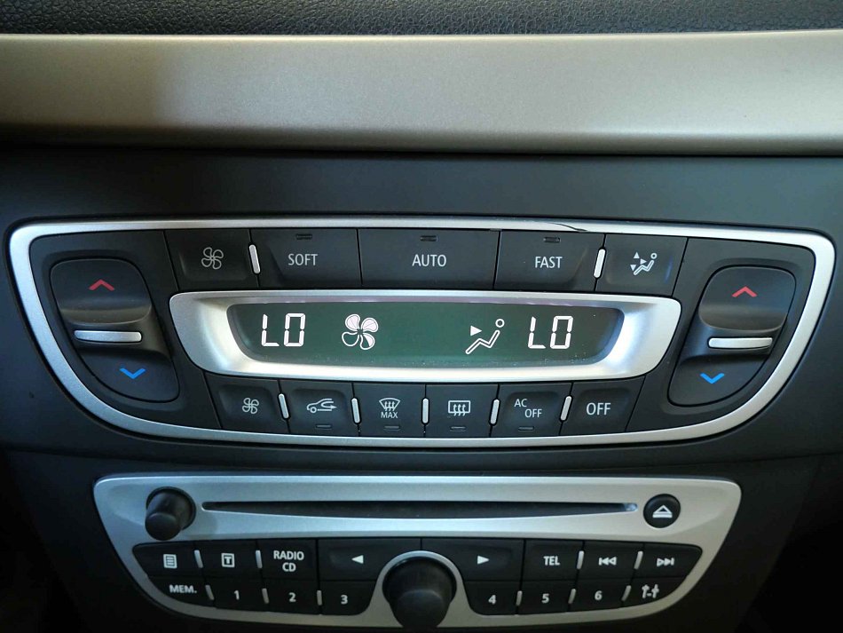 Renault Fluence 1.6i 