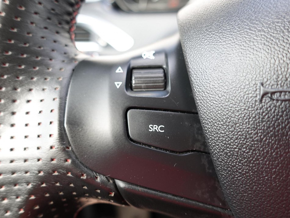 Peugeot 208 1.2PT GT Line