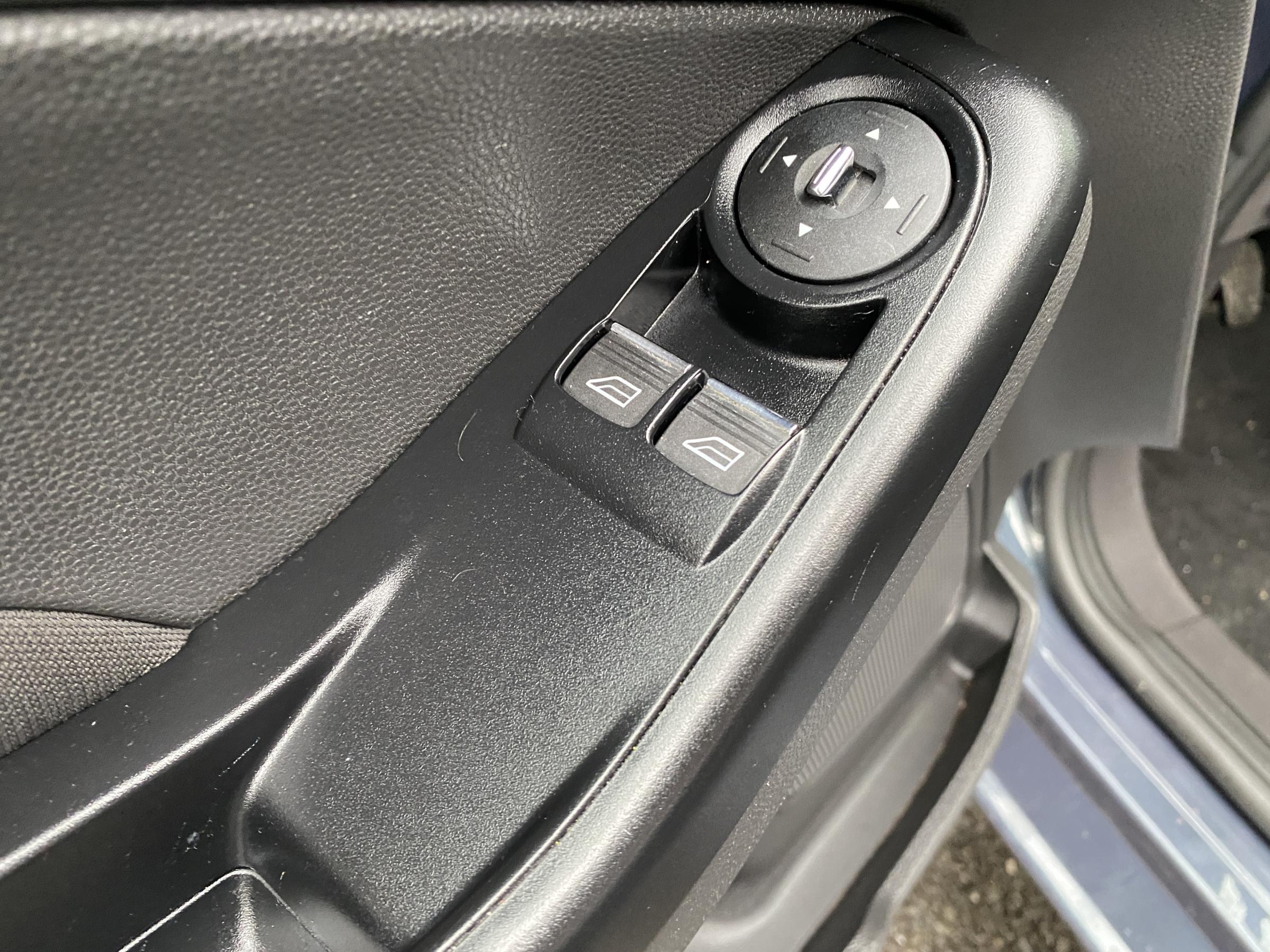 Ford Fiesta, 2014 - pohled č. 13