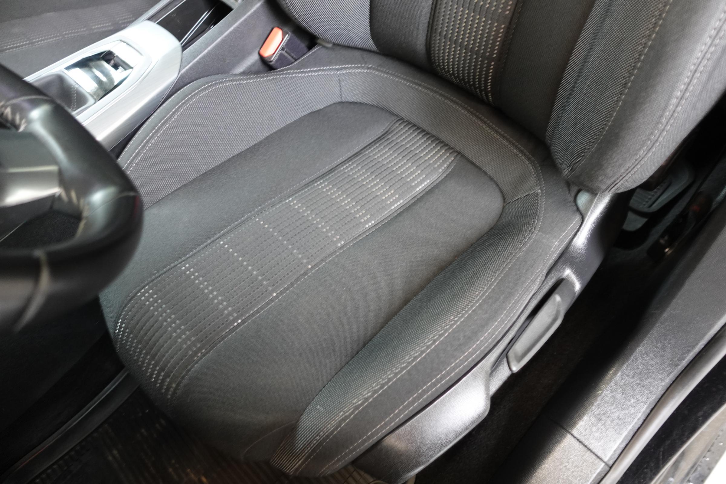 Peugeot 308, 2016 - pohled č. 10