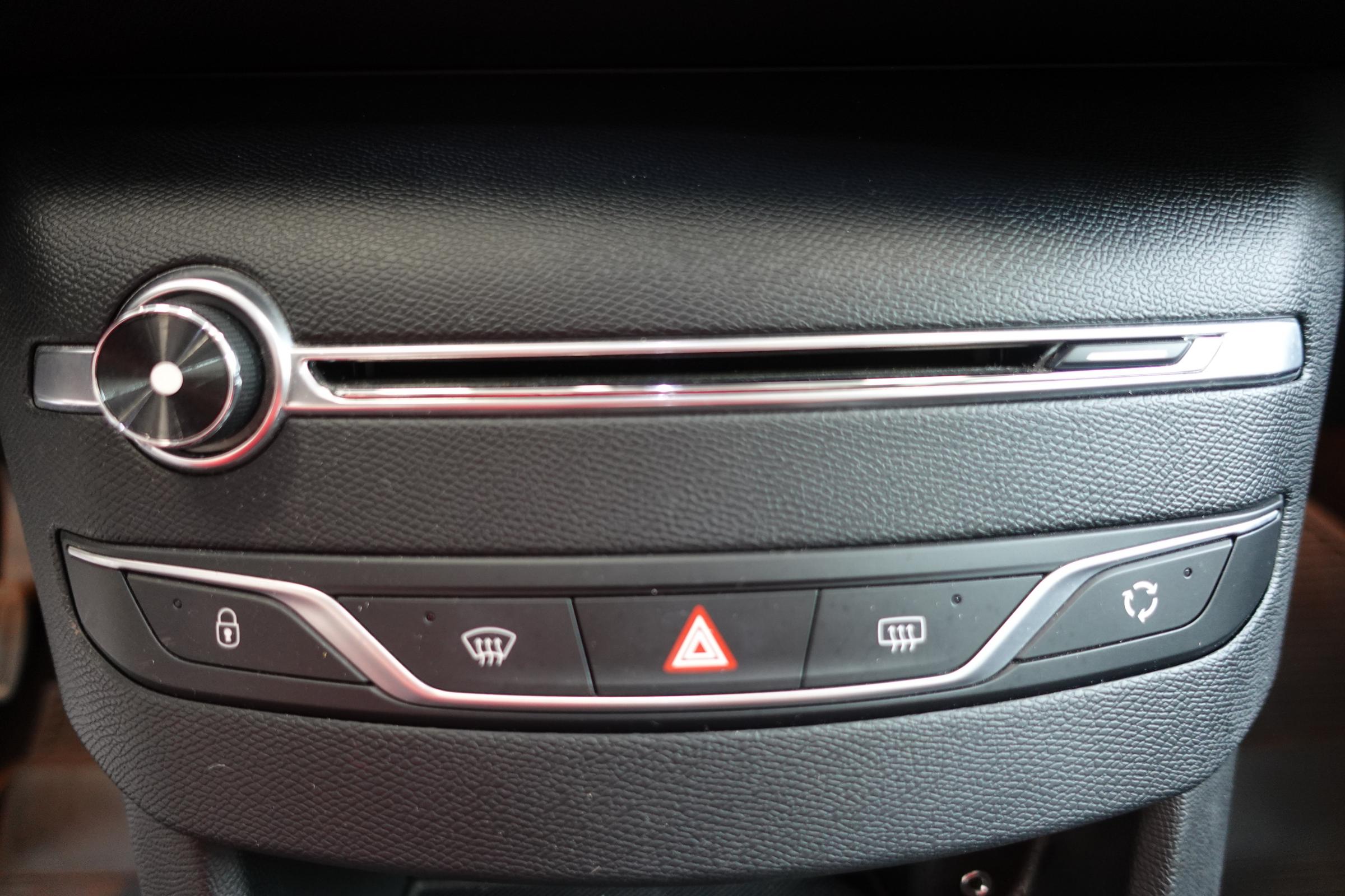 Peugeot 308, 2016 - pohled č. 18