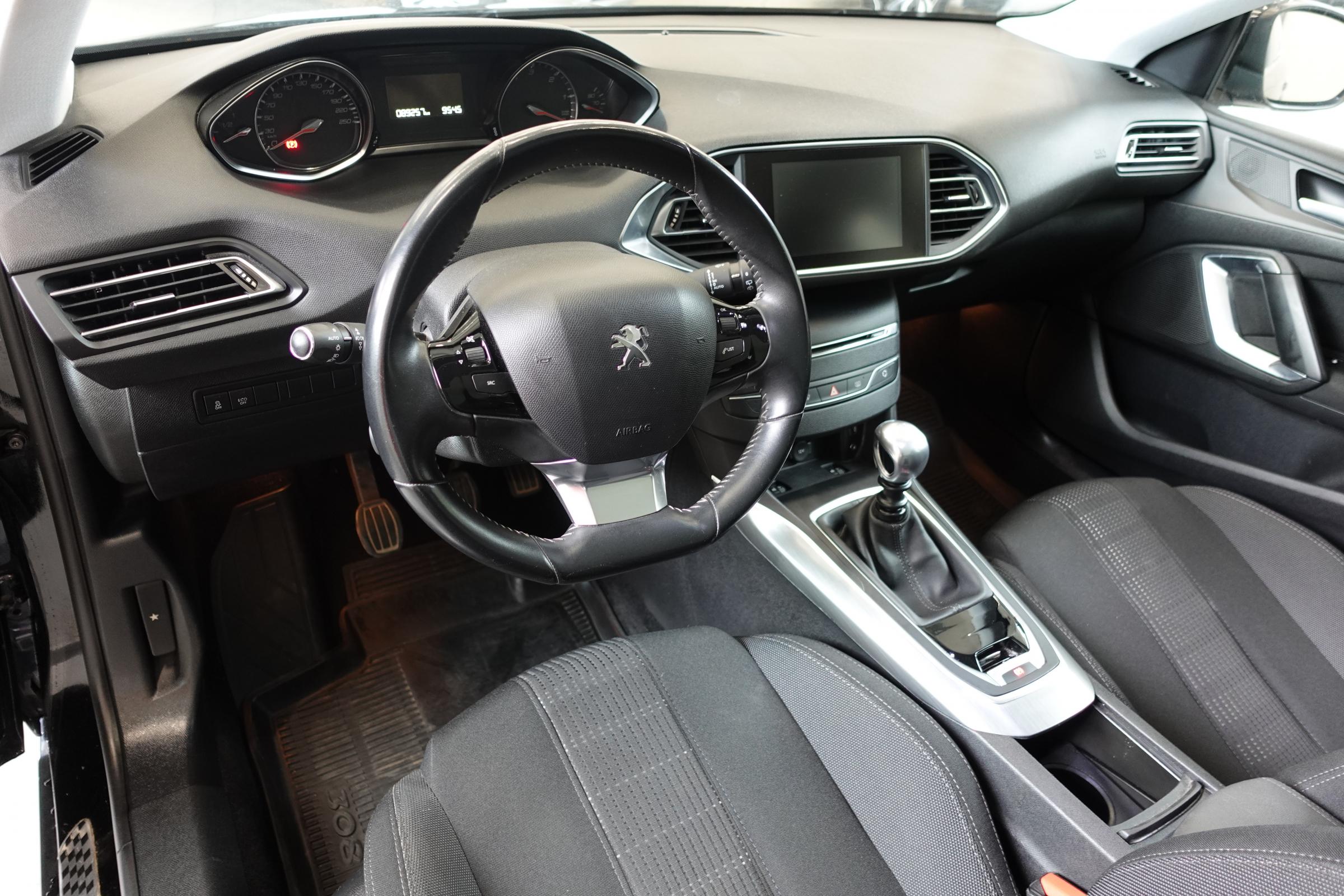 Peugeot 308, 2016 - pohled č. 20