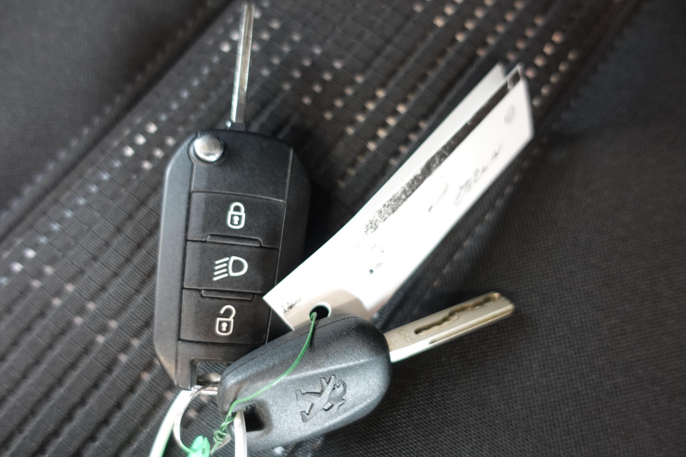 Peugeot 308, 2016 - pohled č. 21