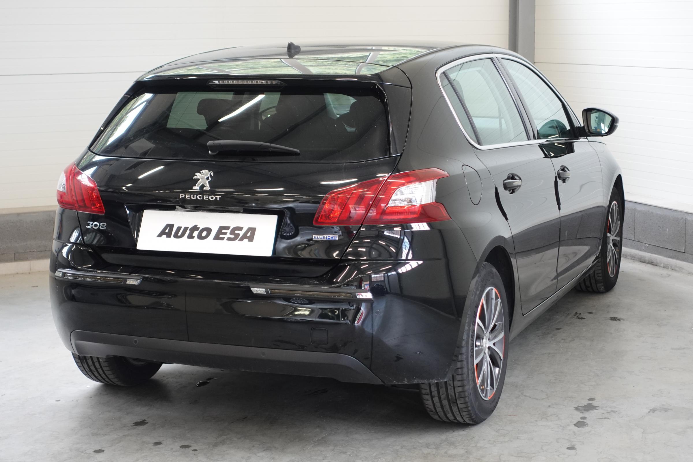 Peugeot 308, 2016 - pohled č. 6