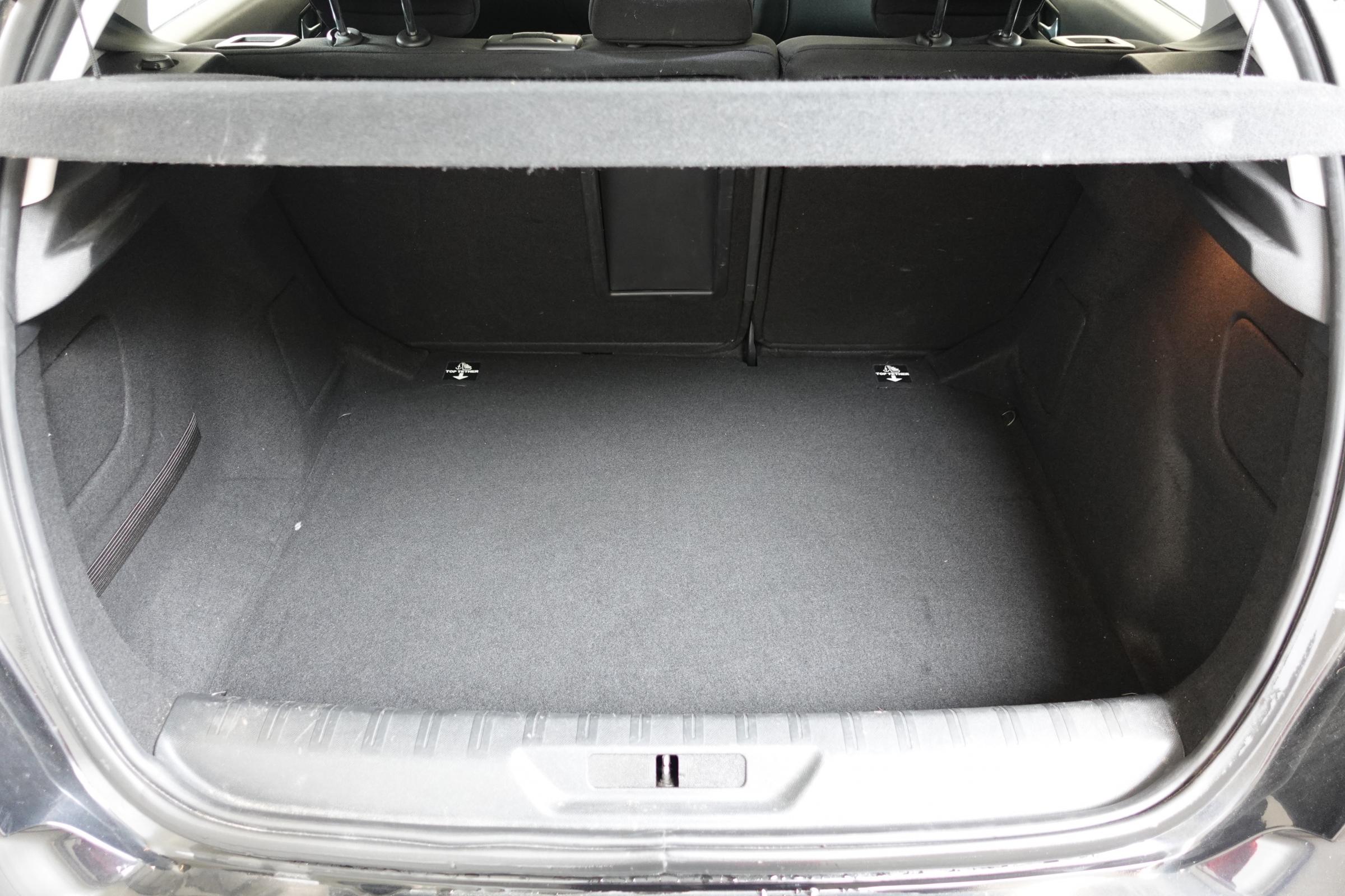 Peugeot 308, 2016 - pohled č. 7