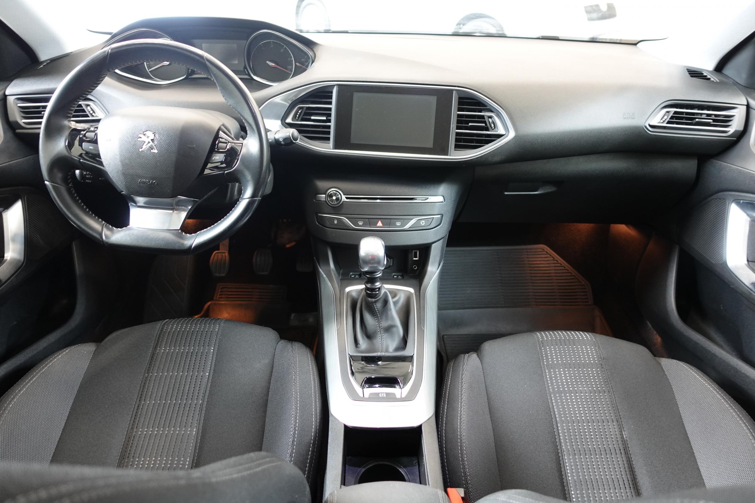 Peugeot 308, 2016 - pohled č. 8