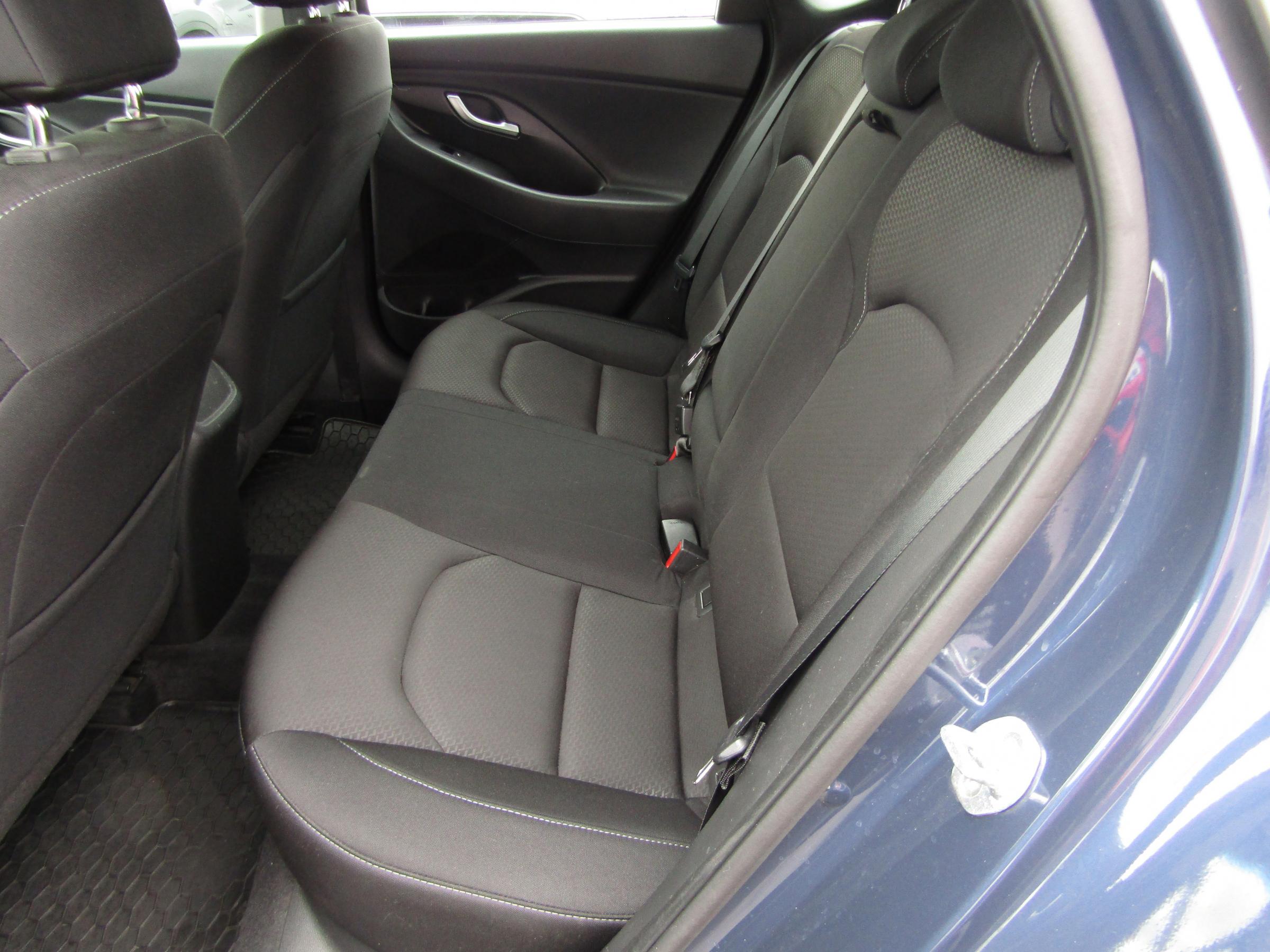 Hyundai i30, 2018 - pohled č. 11