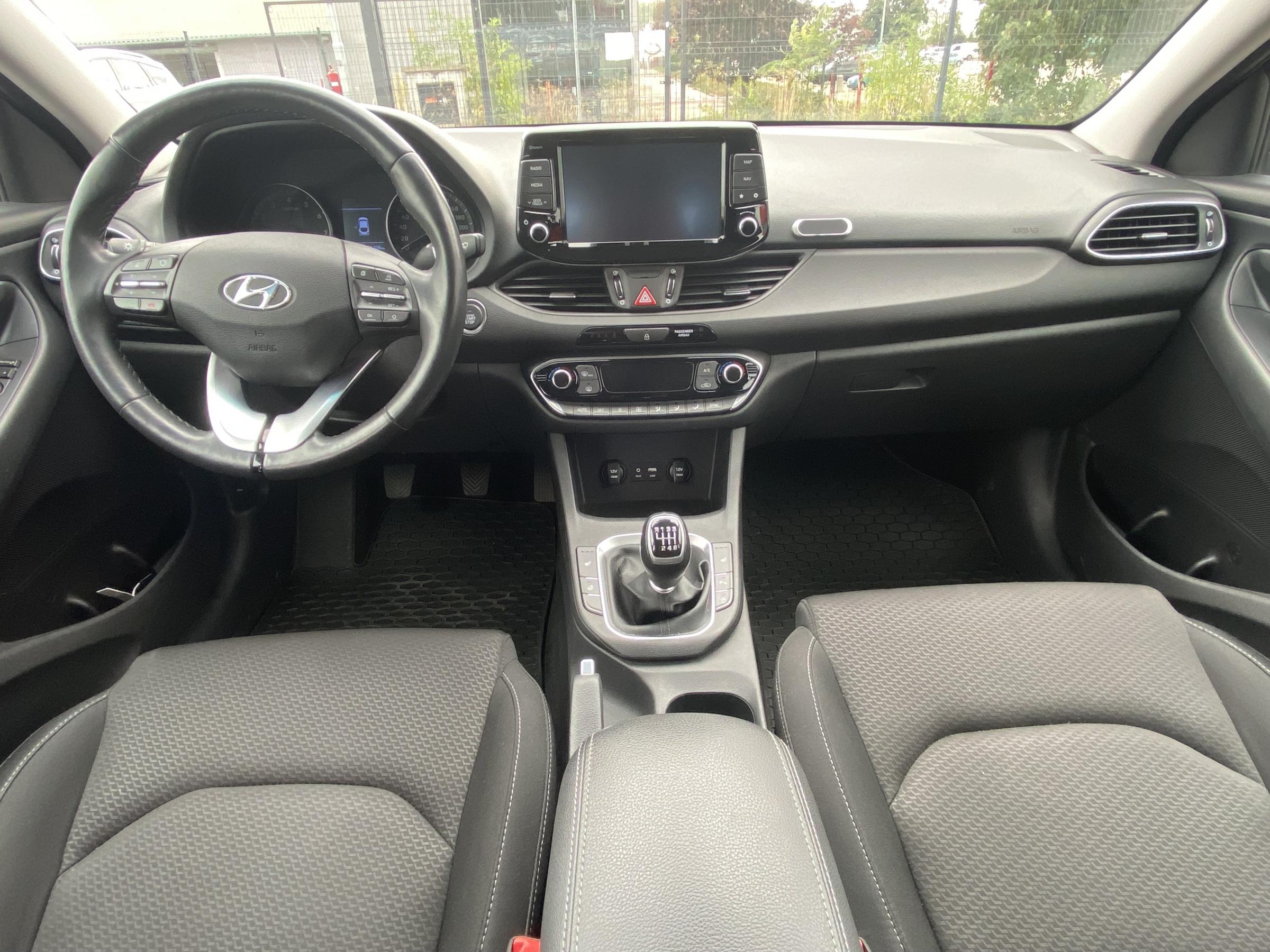 Hyundai i30, 2018 - pohled č. 8