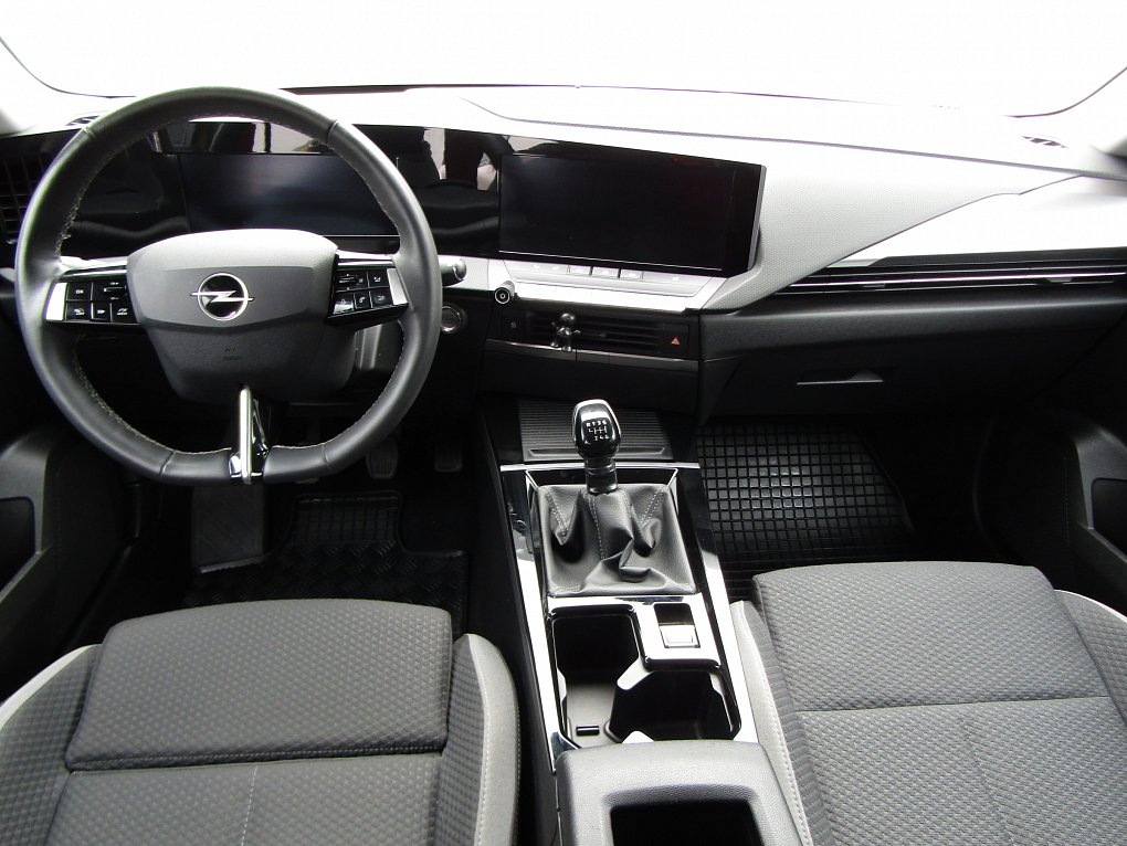Opel Astra 1.2 T 