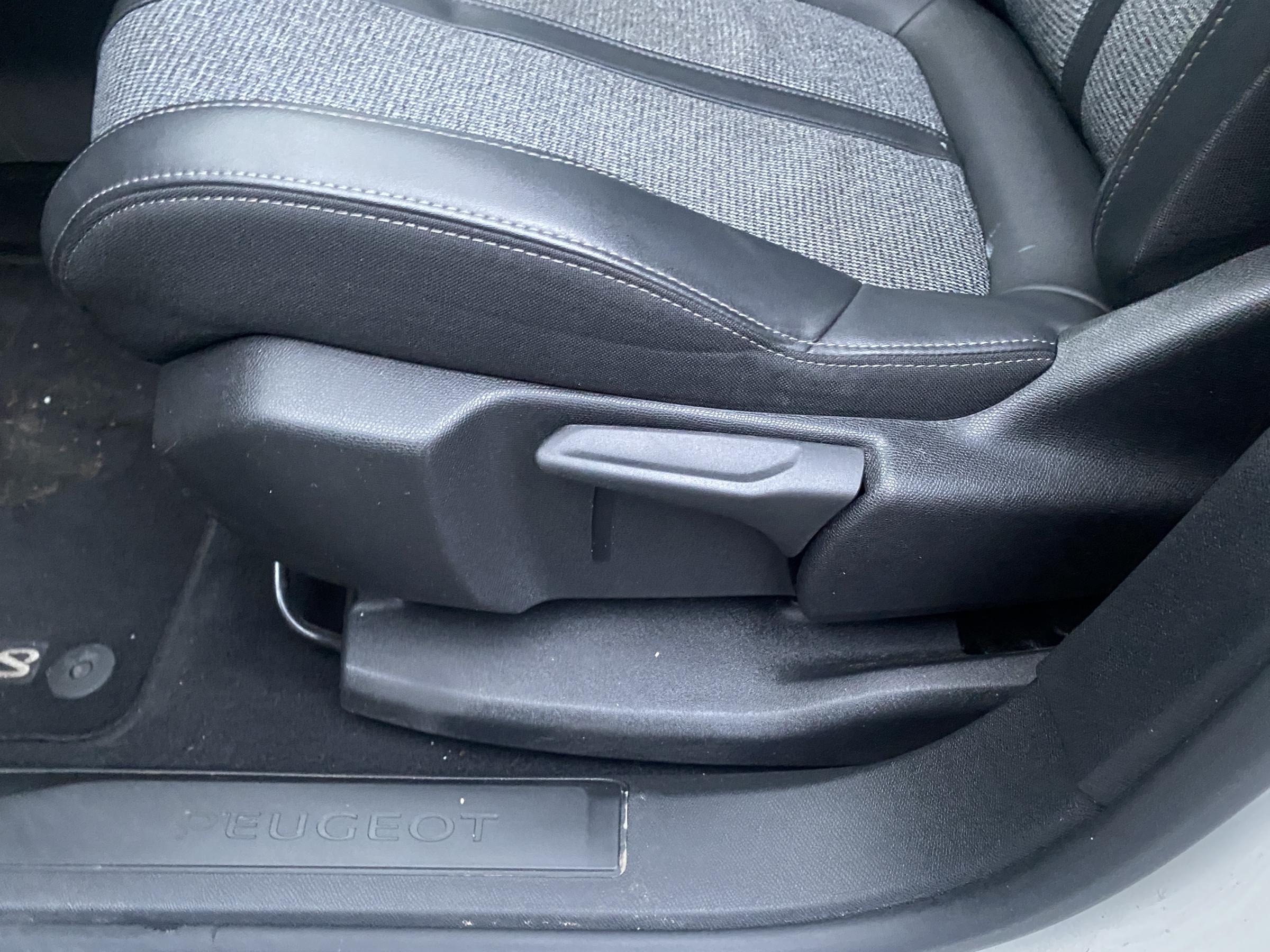 Peugeot 3008, 2019 - pohled č. 14