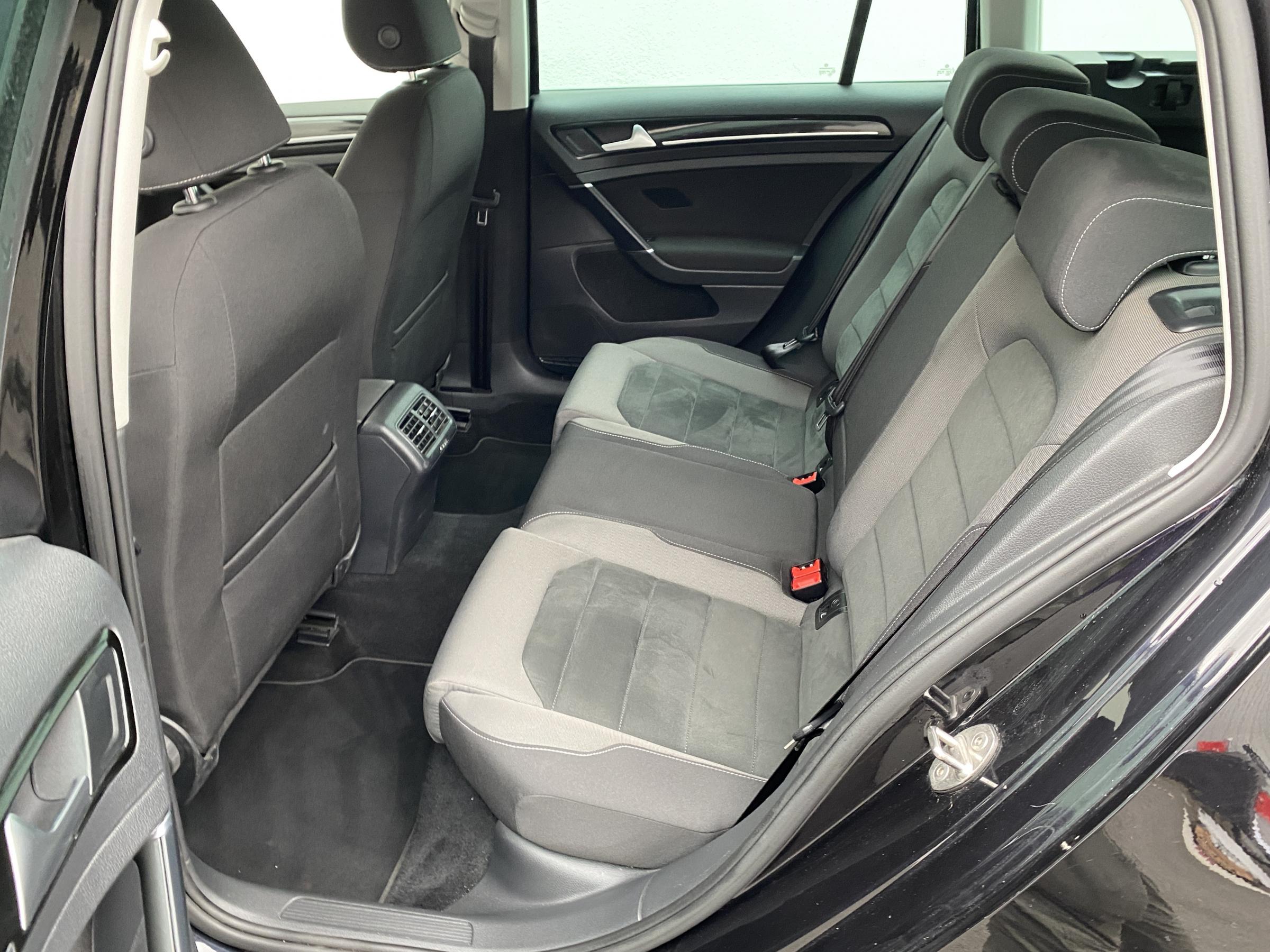 Volkswagen Golf, 2018 - pohled č. 10