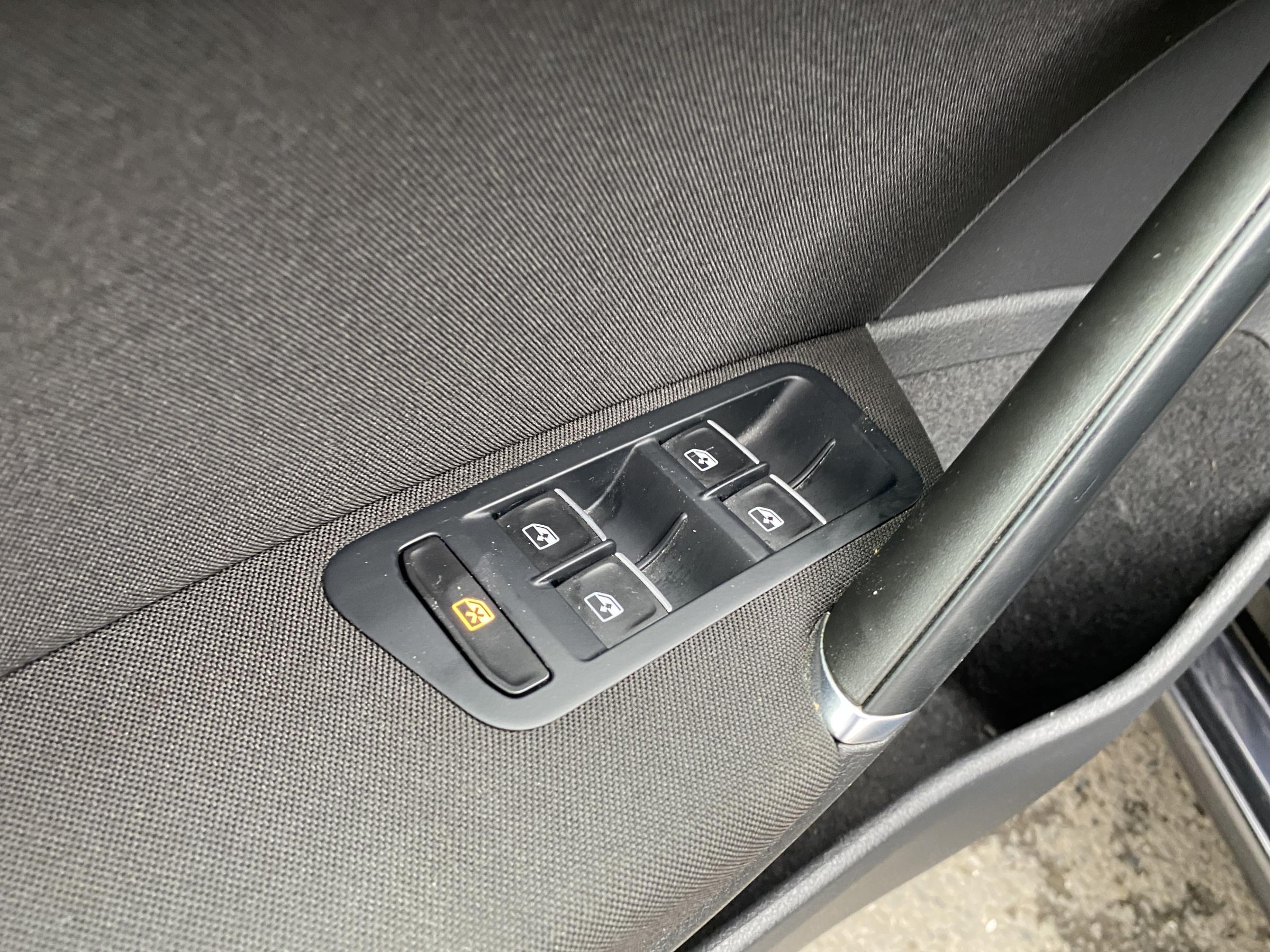 Volkswagen Golf, 2018 - pohled č. 13