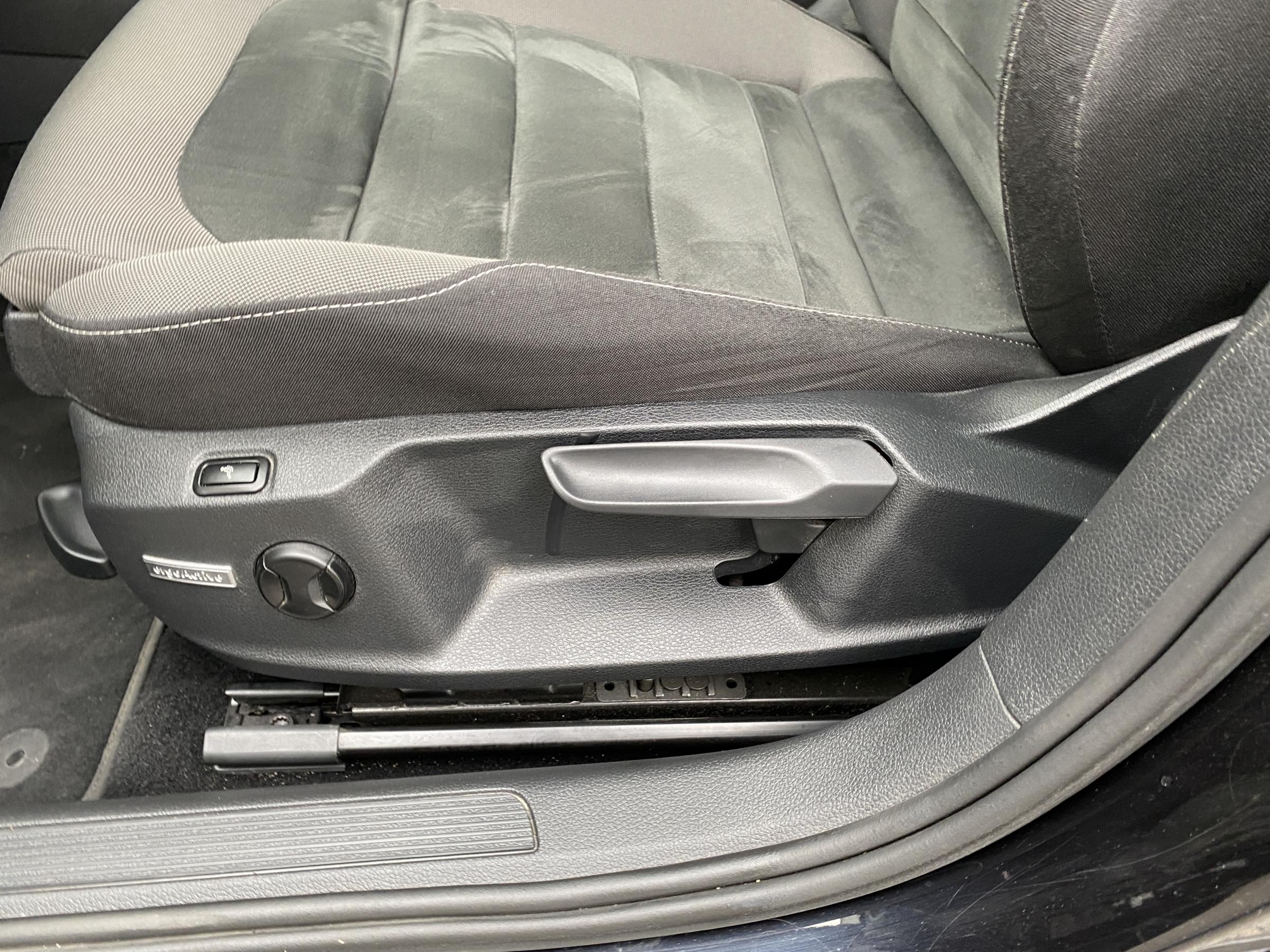 Volkswagen Golf, 2018 - pohled č. 14