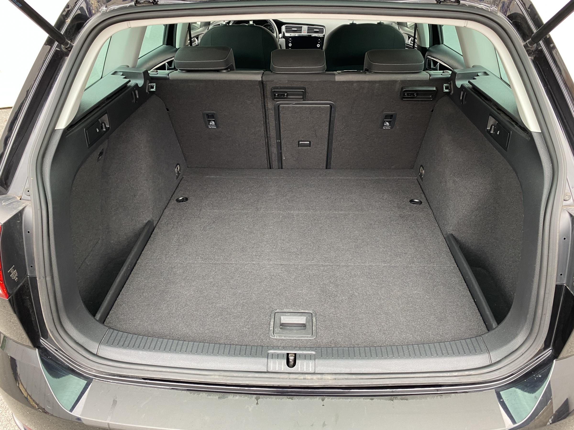 Volkswagen Golf, 2018 - pohled č. 7