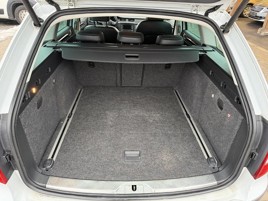 Škoda Superb II 2.0 TDCi Elegance 4x4