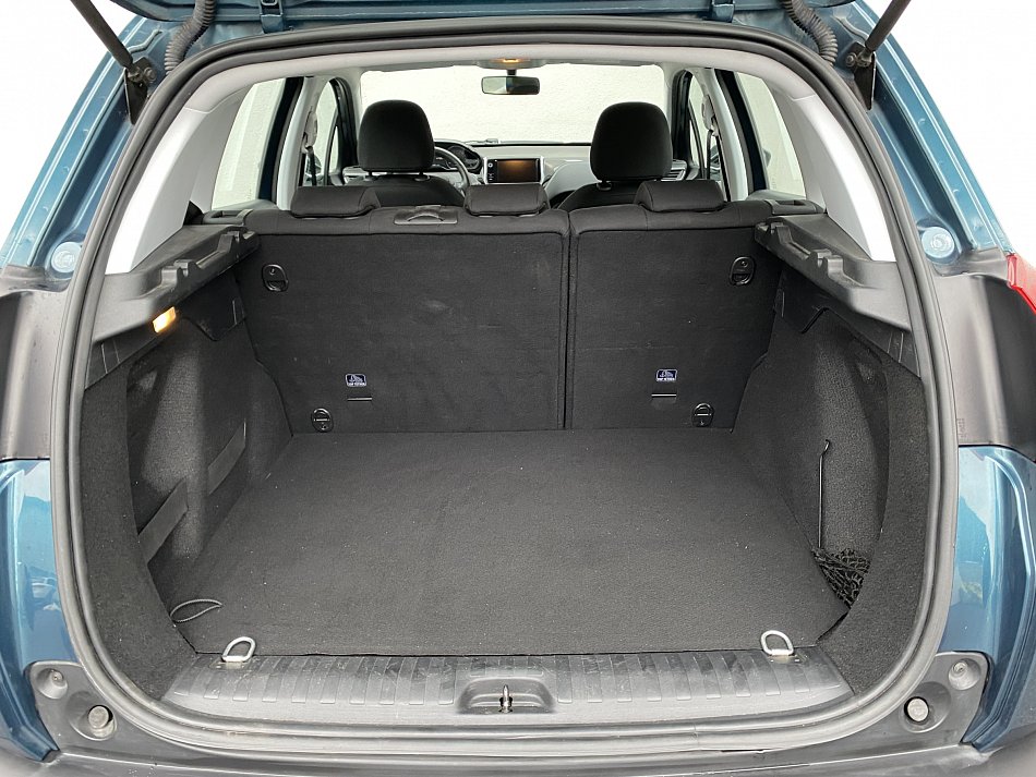 Peugeot 2008 1.2 i 
