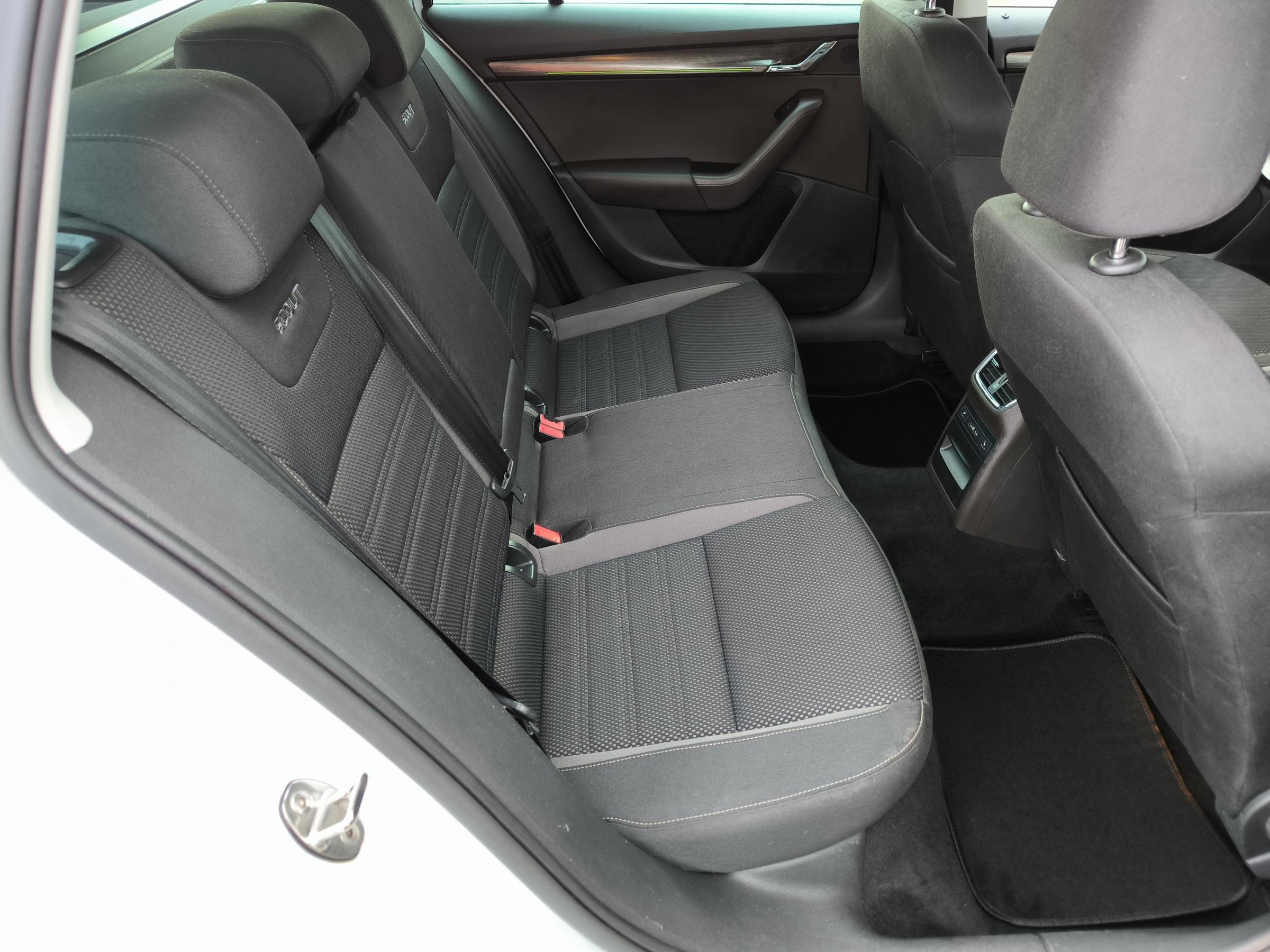 Škoda Octavia III, 2017 - pohled č. 12