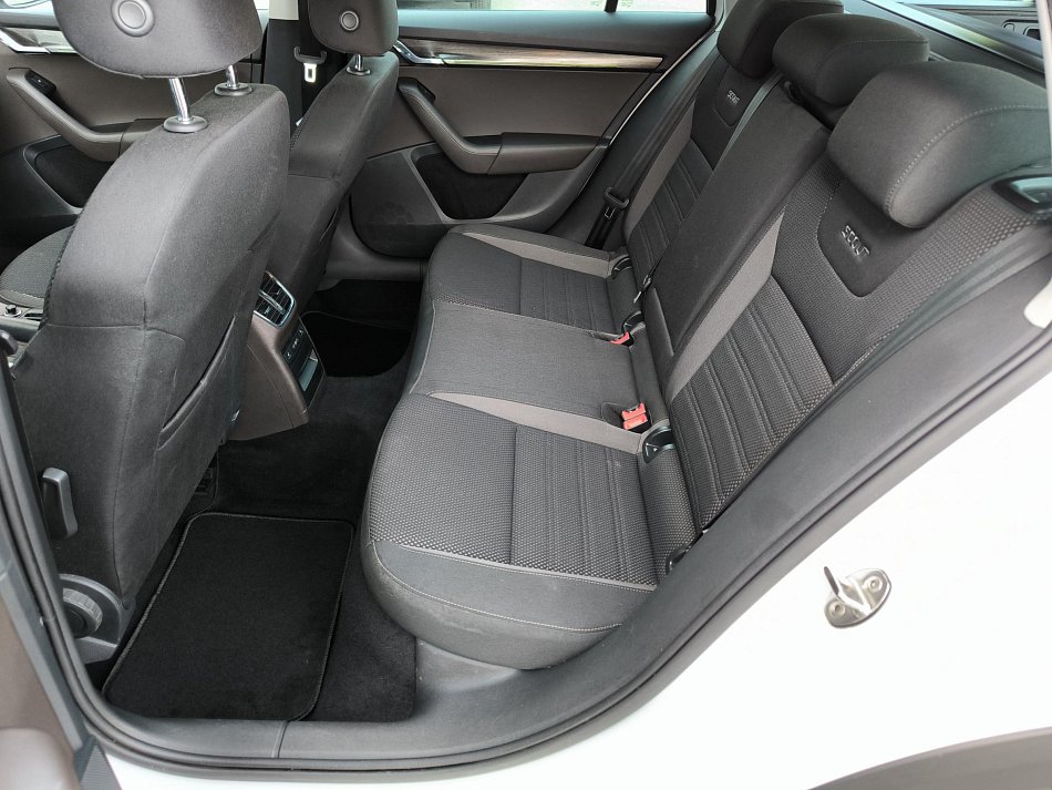 Škoda Octavia III 2.0 TDi Scout 4x4