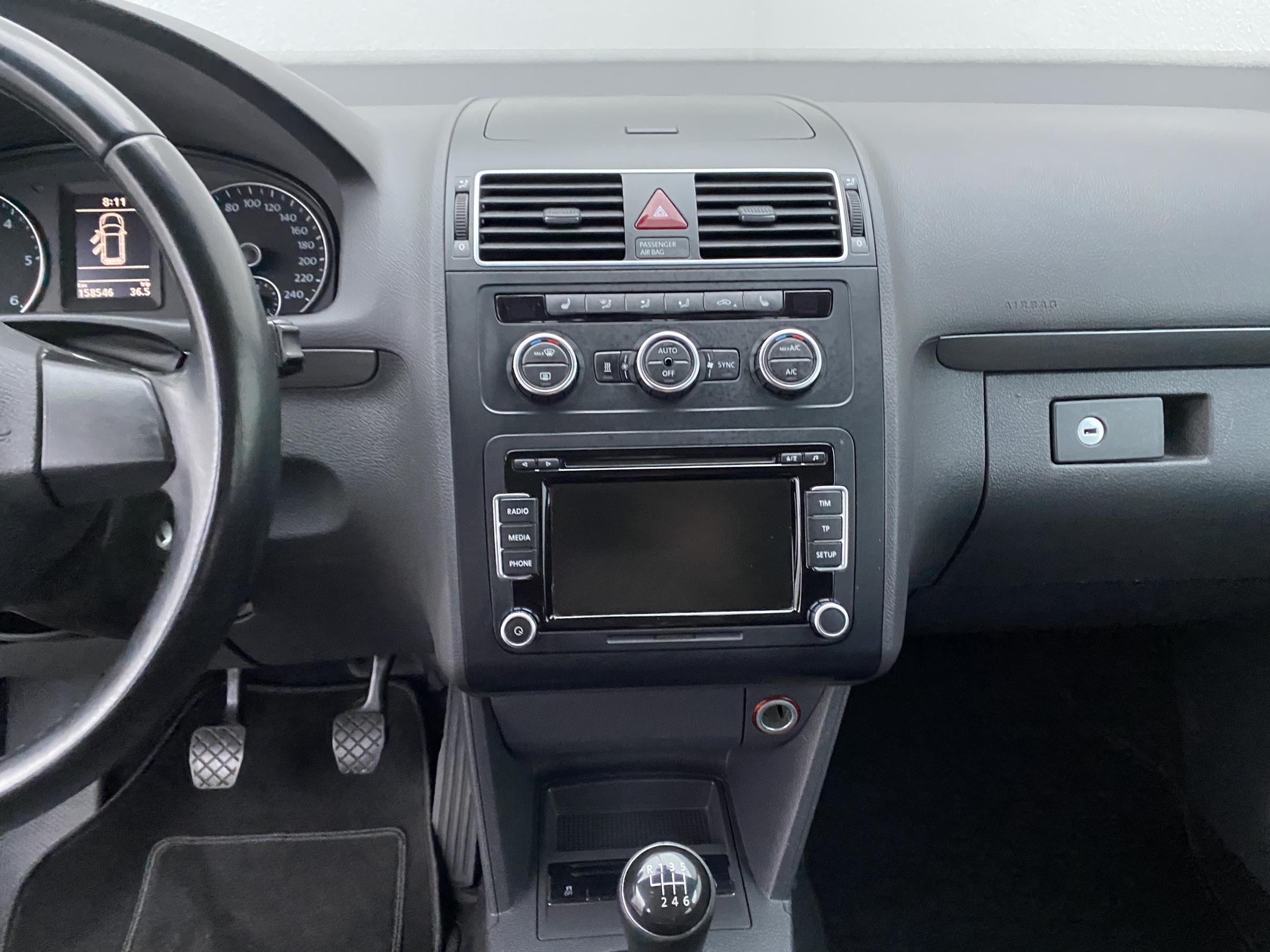 Volkswagen Touran, 2014 - pohled č. 10