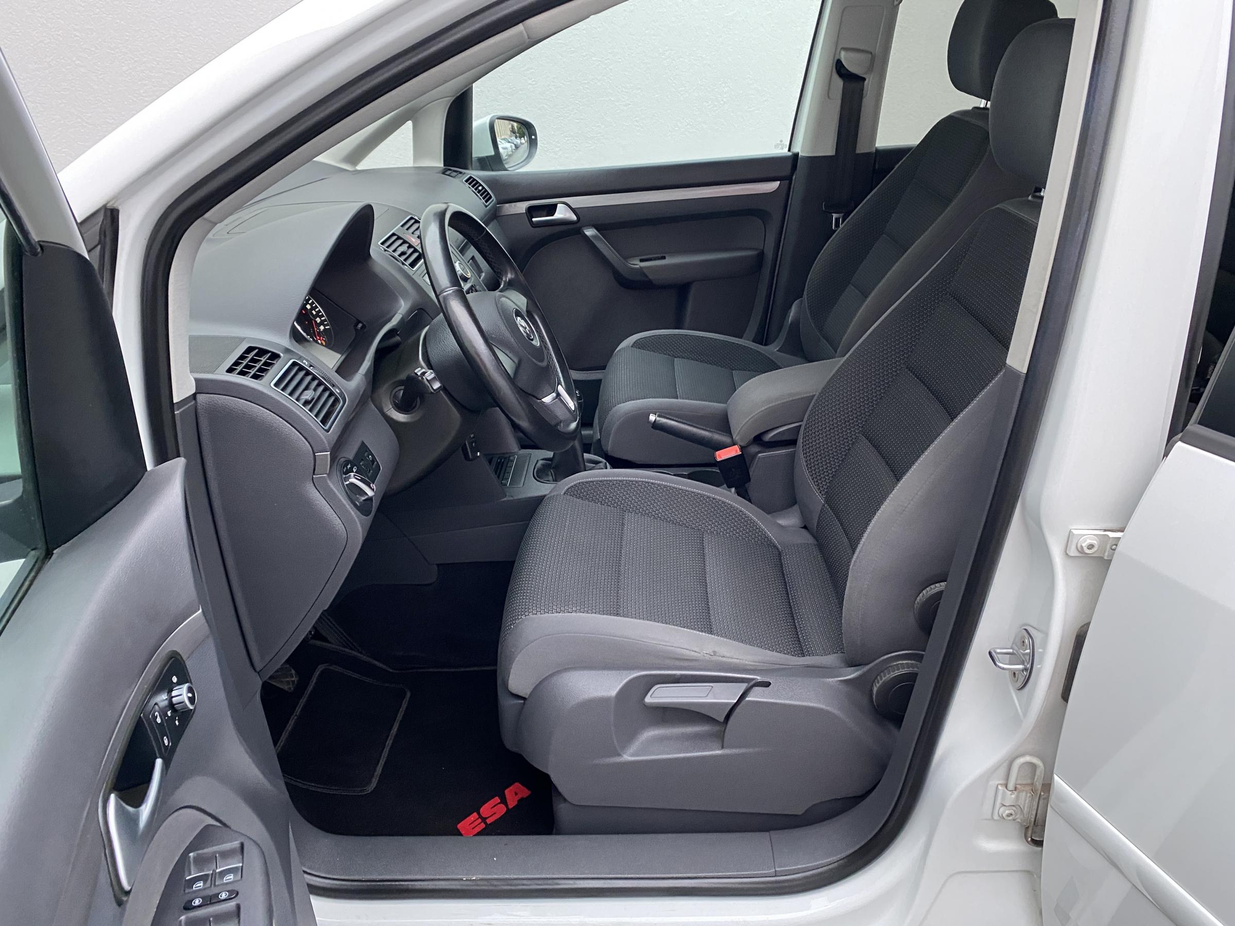 Volkswagen Touran, 2014 - pohled č. 12