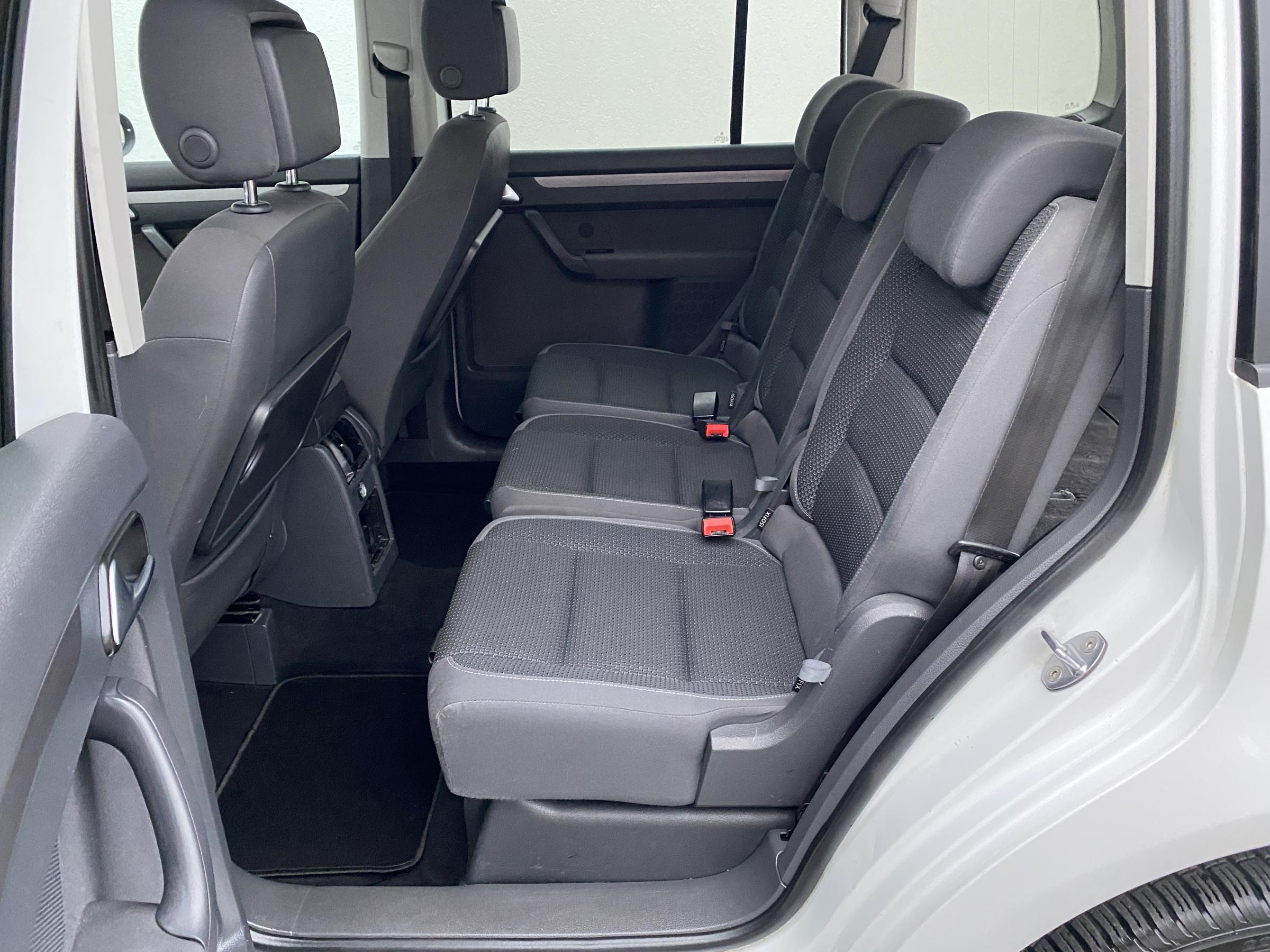 Volkswagen Touran, 2014 - pohled č. 13