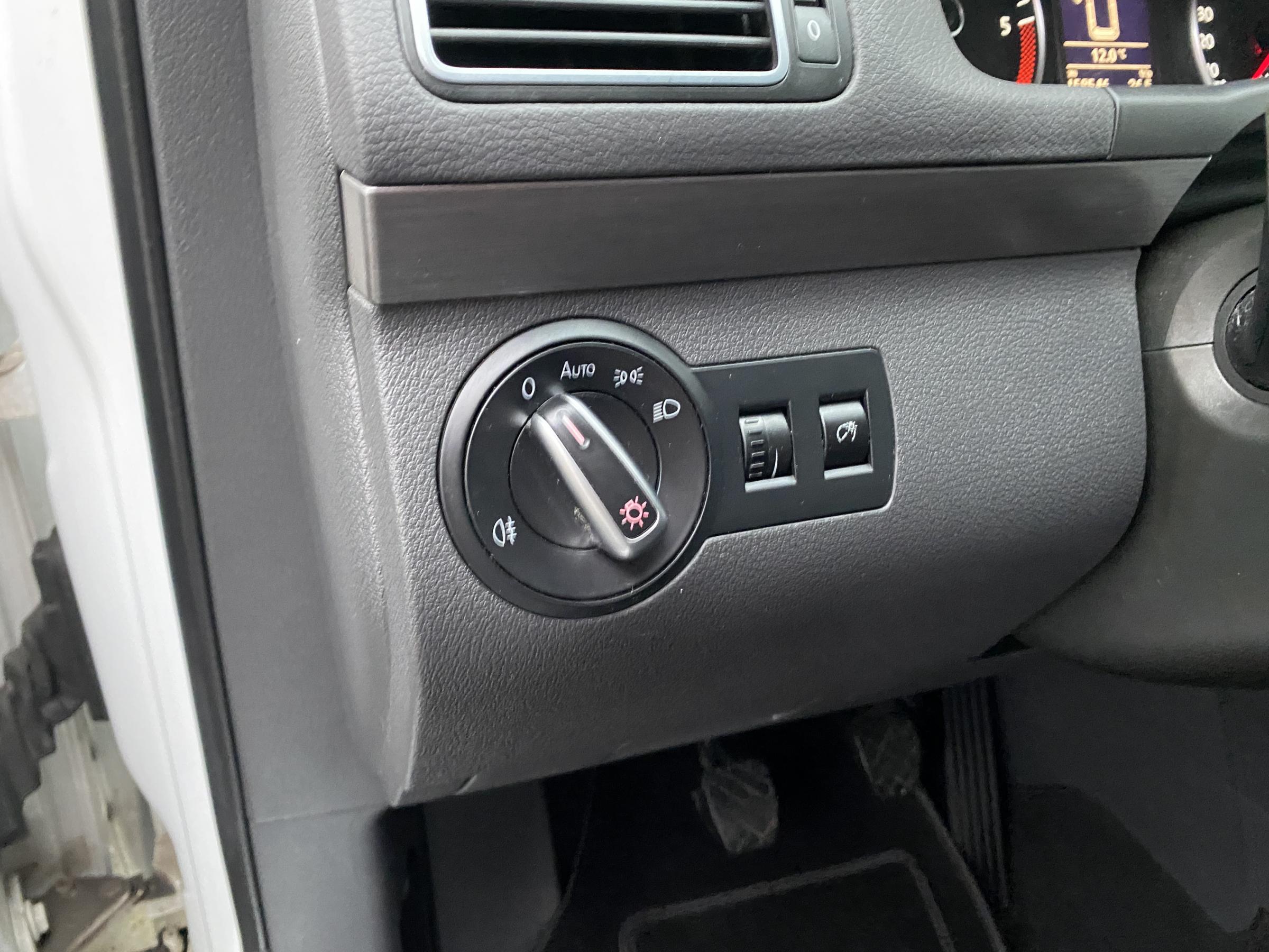 Volkswagen Touran, 2014 - pohled č. 16