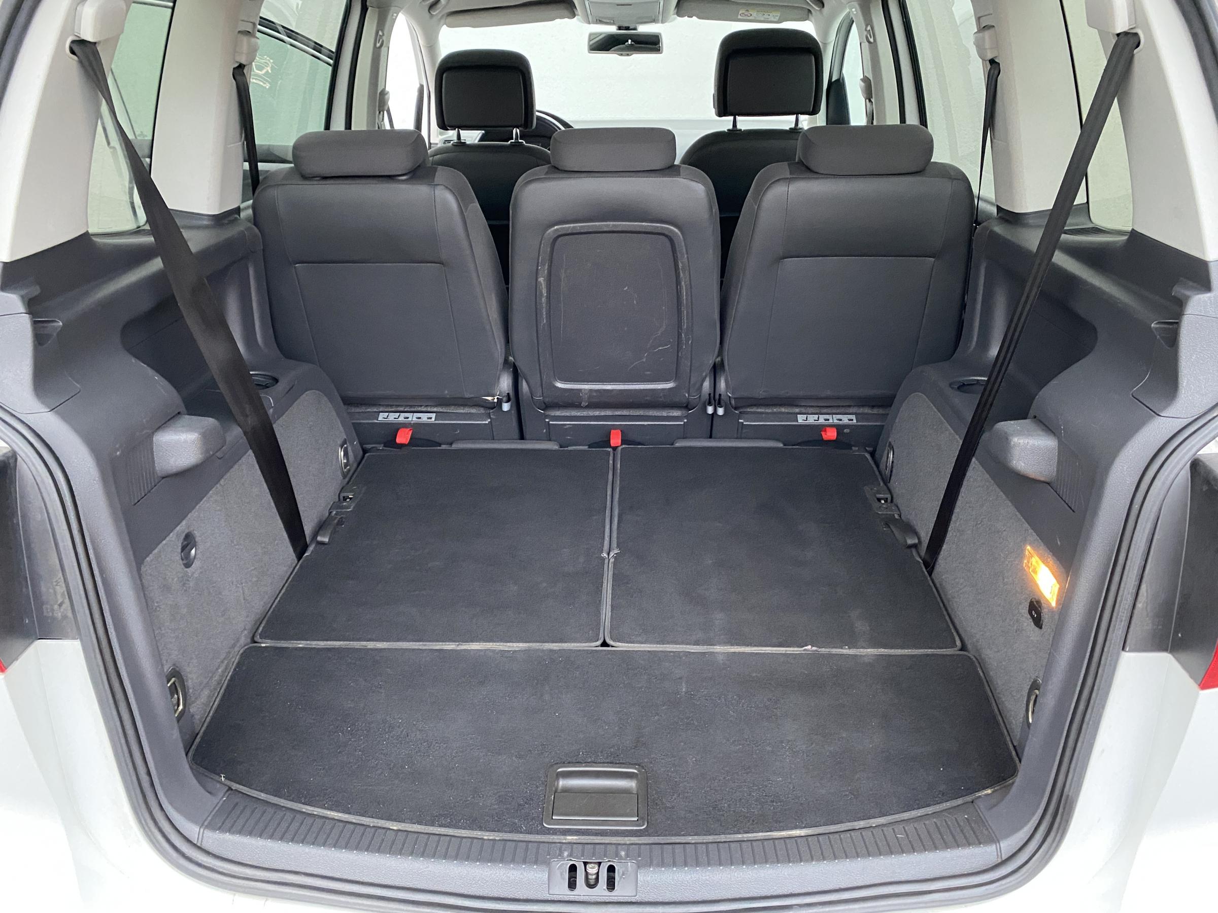 Volkswagen Touran, 2014 - pohled č. 7