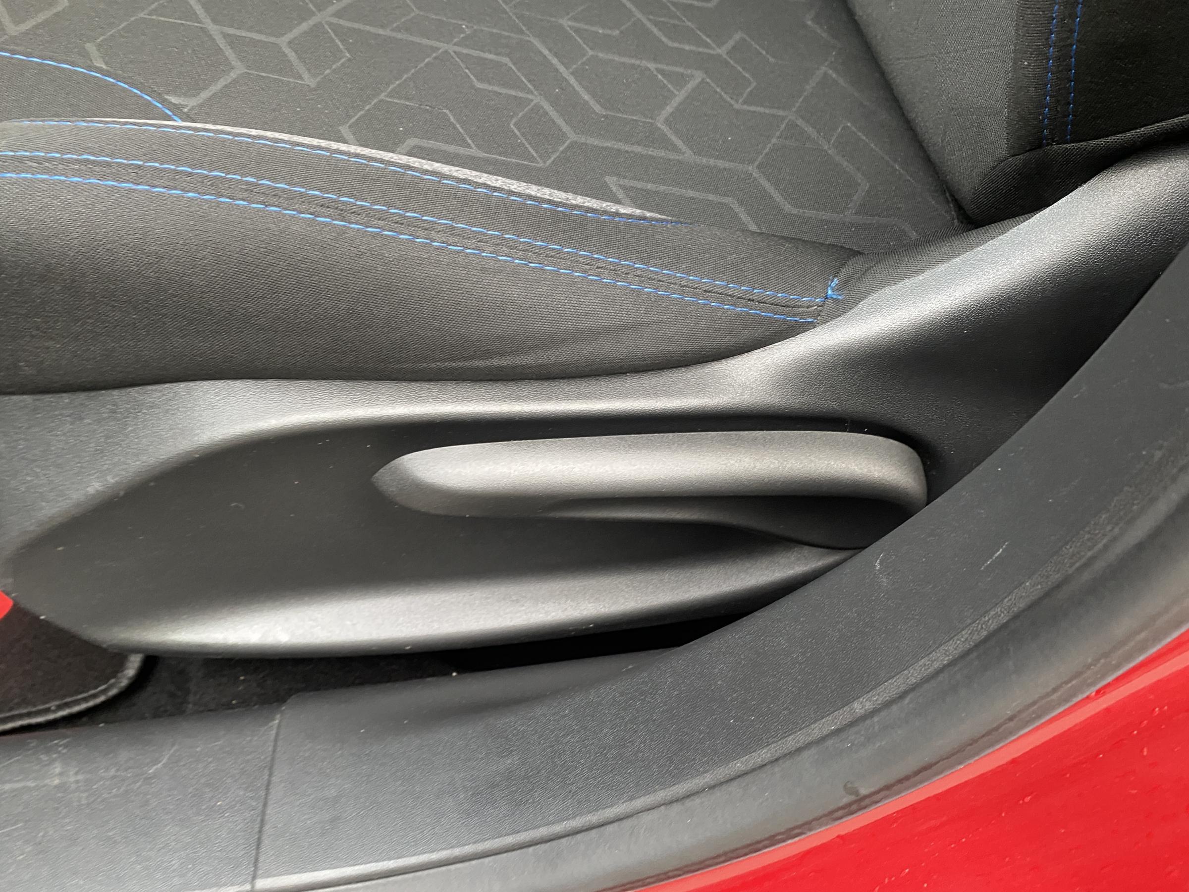 Peugeot 2008, 2019 - pohled č. 14