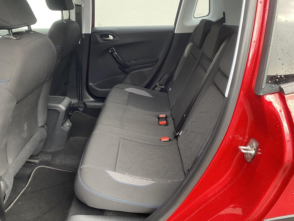 Peugeot 2008 1.2 PT Signature