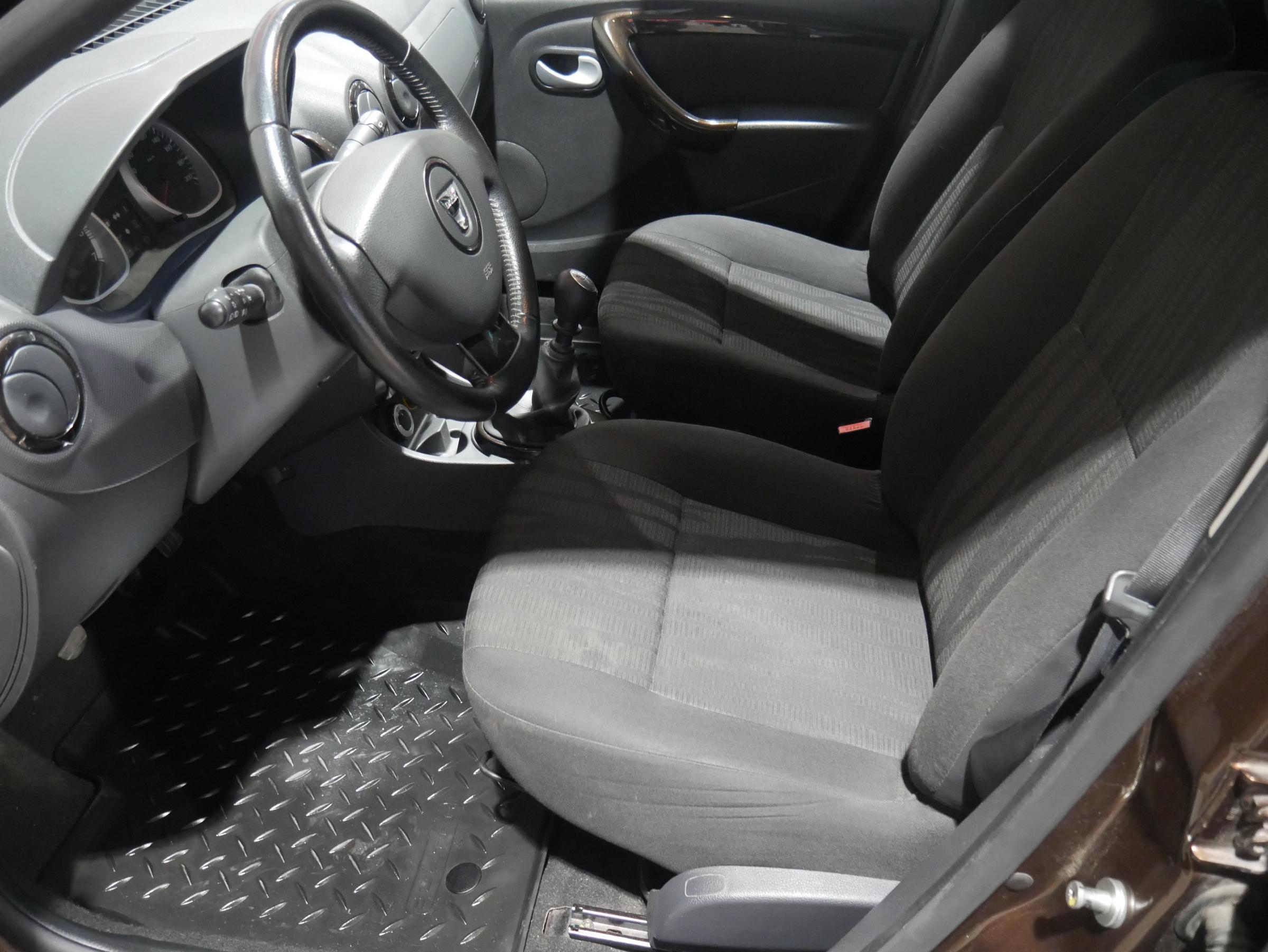 Dacia Duster, 2010 - pohled č. 9