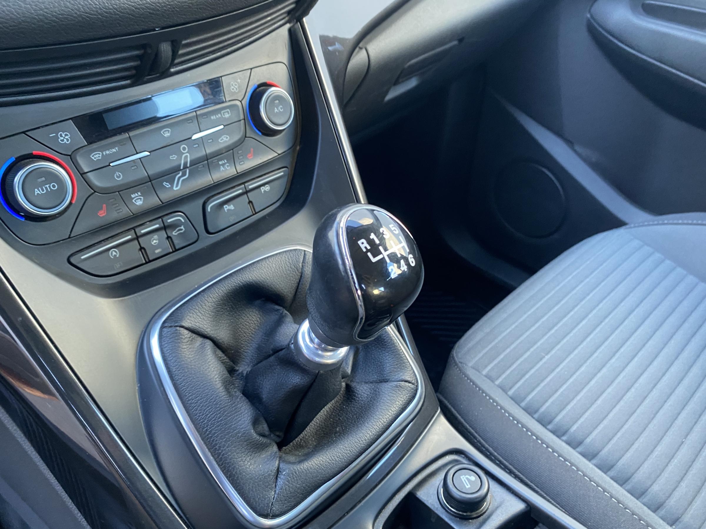 Ford Grand C-MAX, 2015 - pohled č. 16