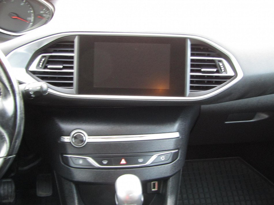Peugeot 308 1.5 HDi 
