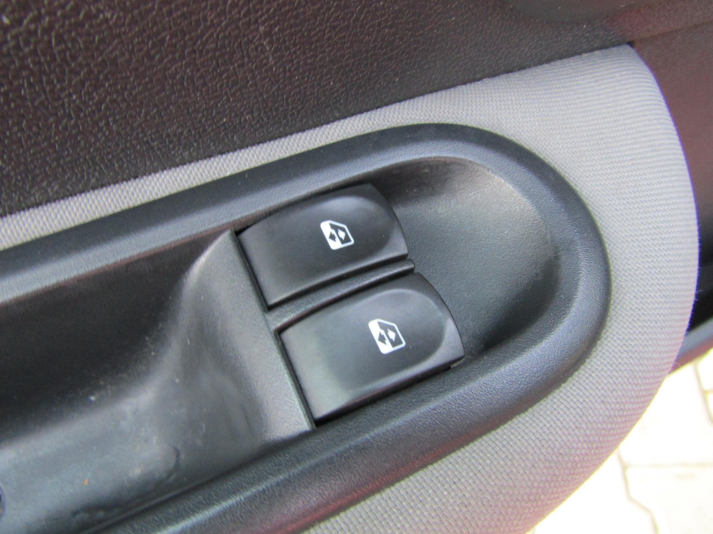 Renault Clio, 2011 - pohled č. 13