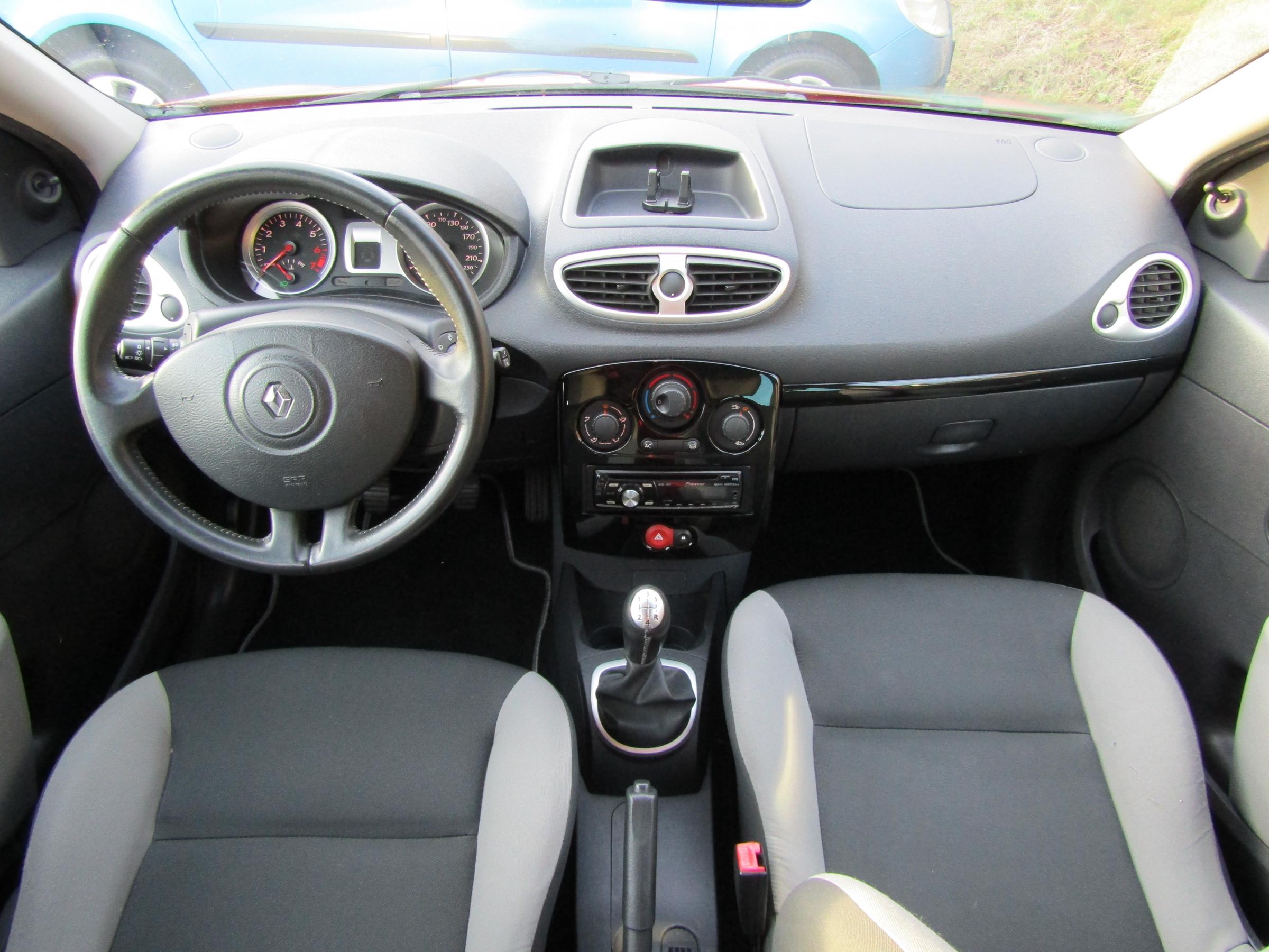 Renault Clio, 2011 - pohled č. 8